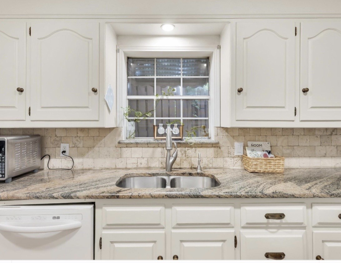 2233 Goldenrod Avenue Fort Worth TX 76111