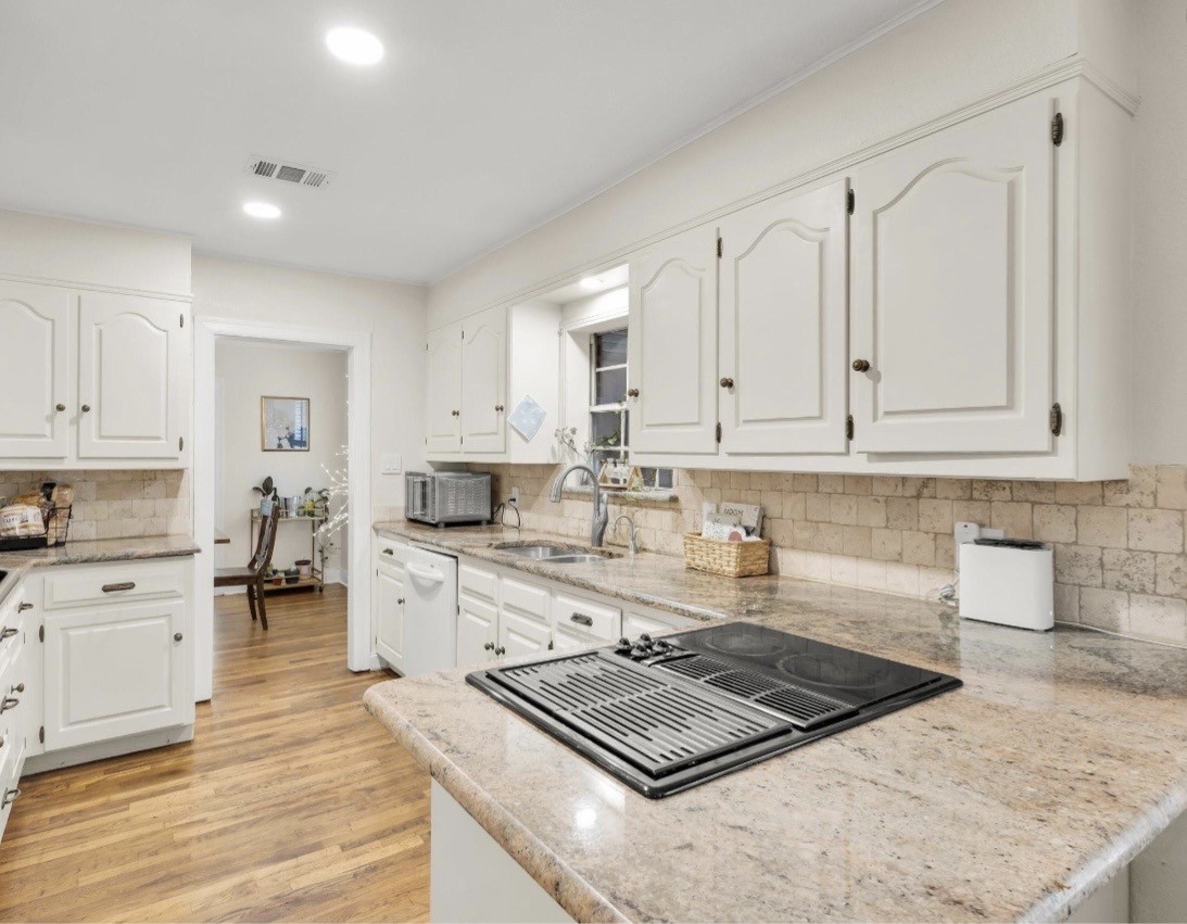 2233 Goldenrod Avenue Fort Worth TX 76111