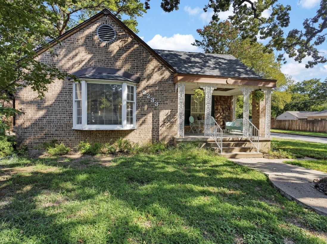 2233 Goldenrod Avenue Fort Worth TX 76111
