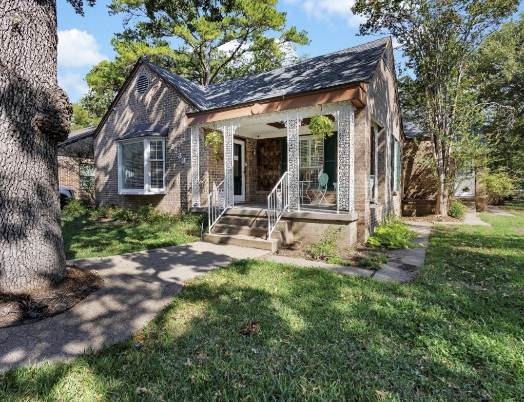 2233 Goldenrod Avenue Fort Worth TX 76111
