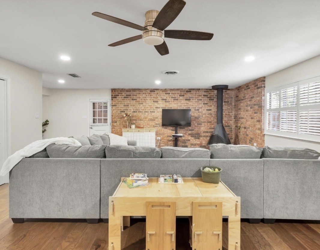 2233 Goldenrod Avenue Fort Worth TX 76111