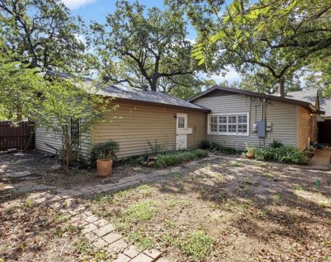 2233 Goldenrod Avenue Fort Worth TX 76111