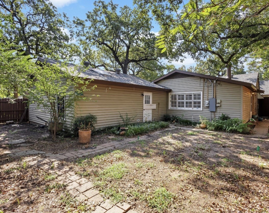 2233 Goldenrod Avenue Fort Worth TX 76111