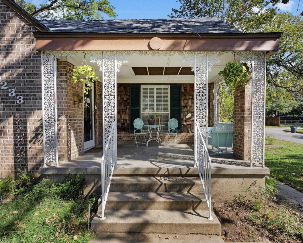 2233 Goldenrod Avenue Fort Worth TX 76111