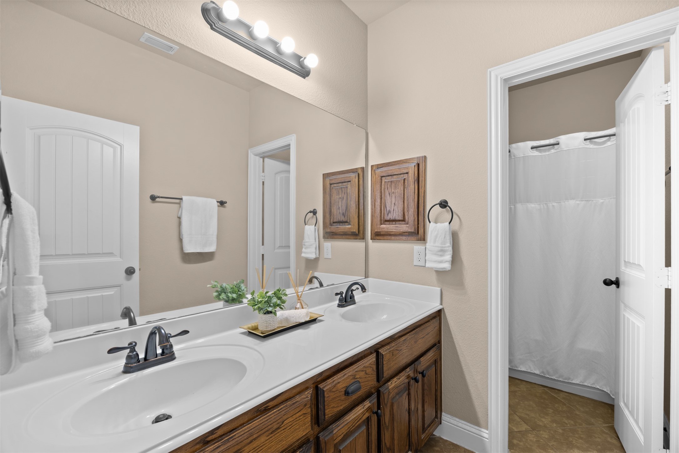 1220 King George Lane Savannah TX 76227