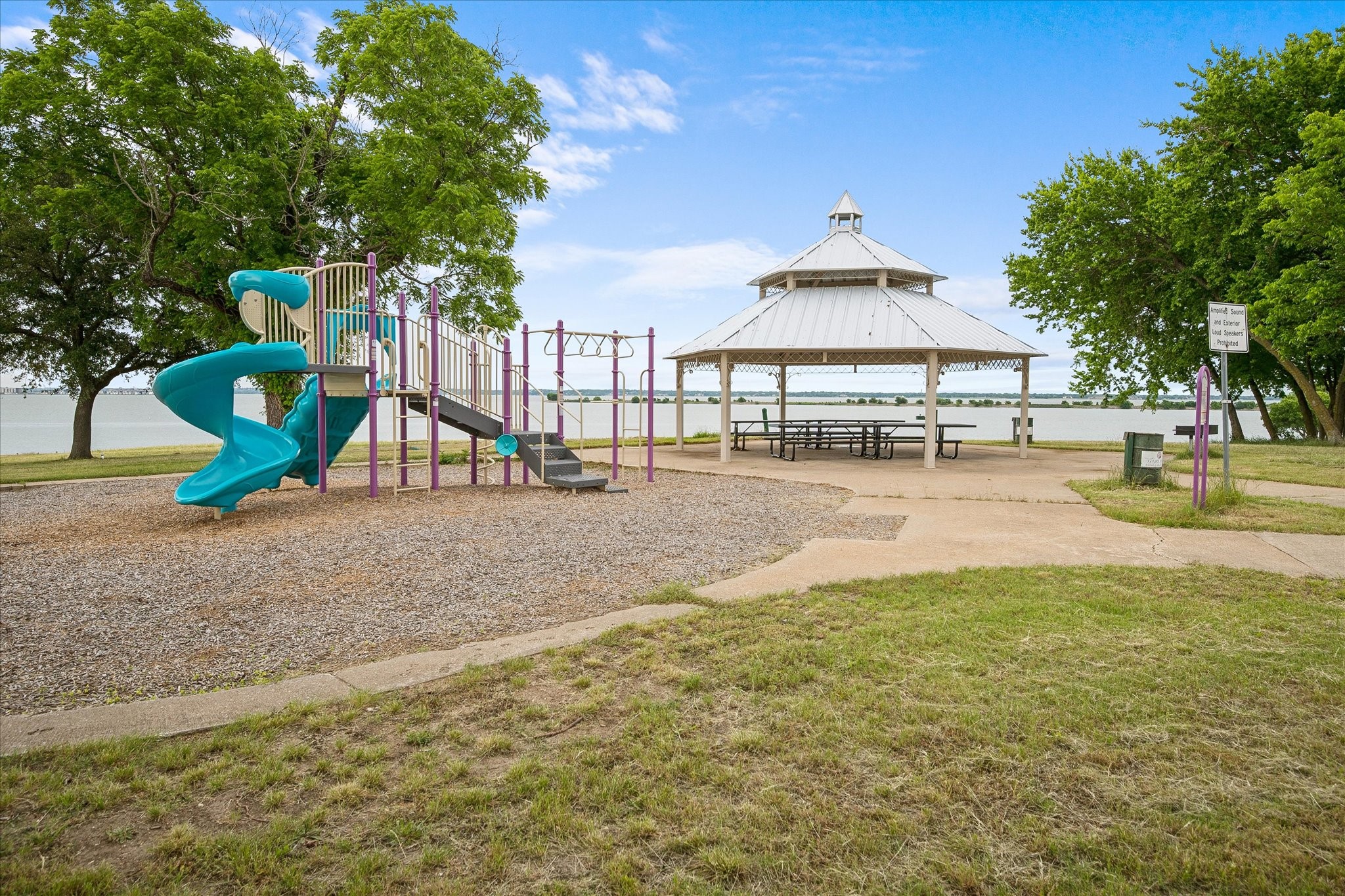 113 Camelia Street Garland TX 75043