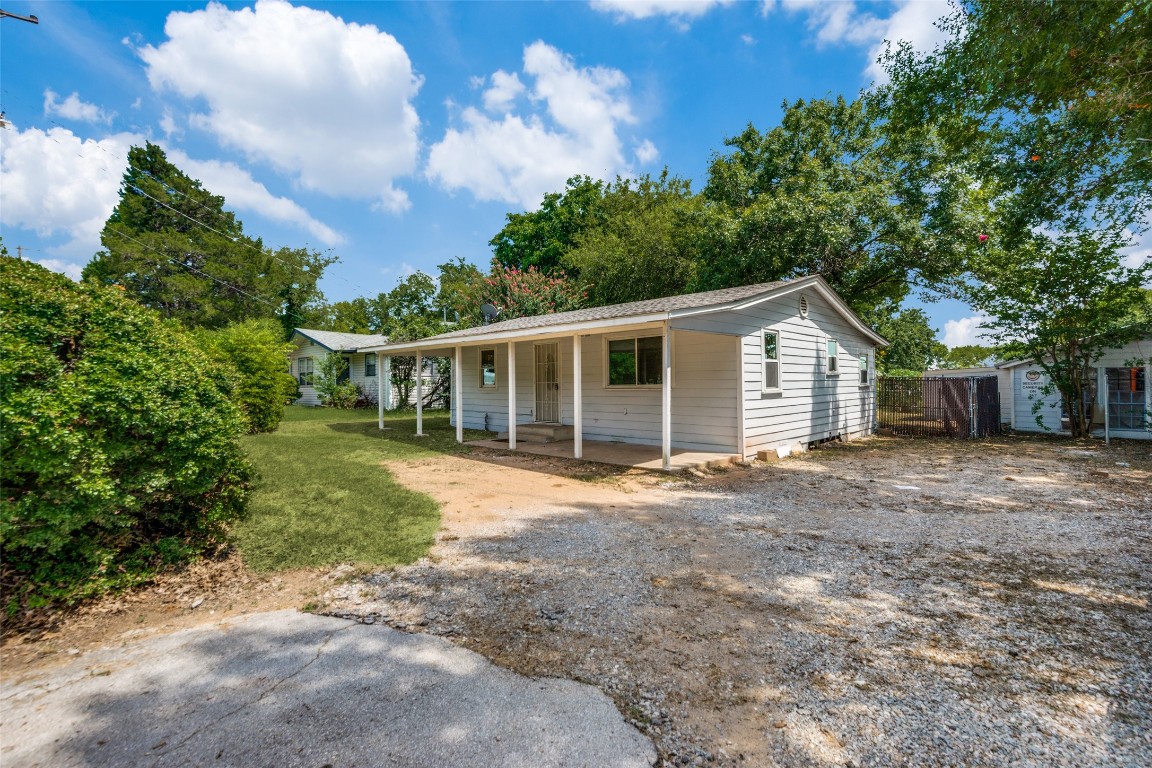 2806 W Shady Shores Road Corinth TX 76208