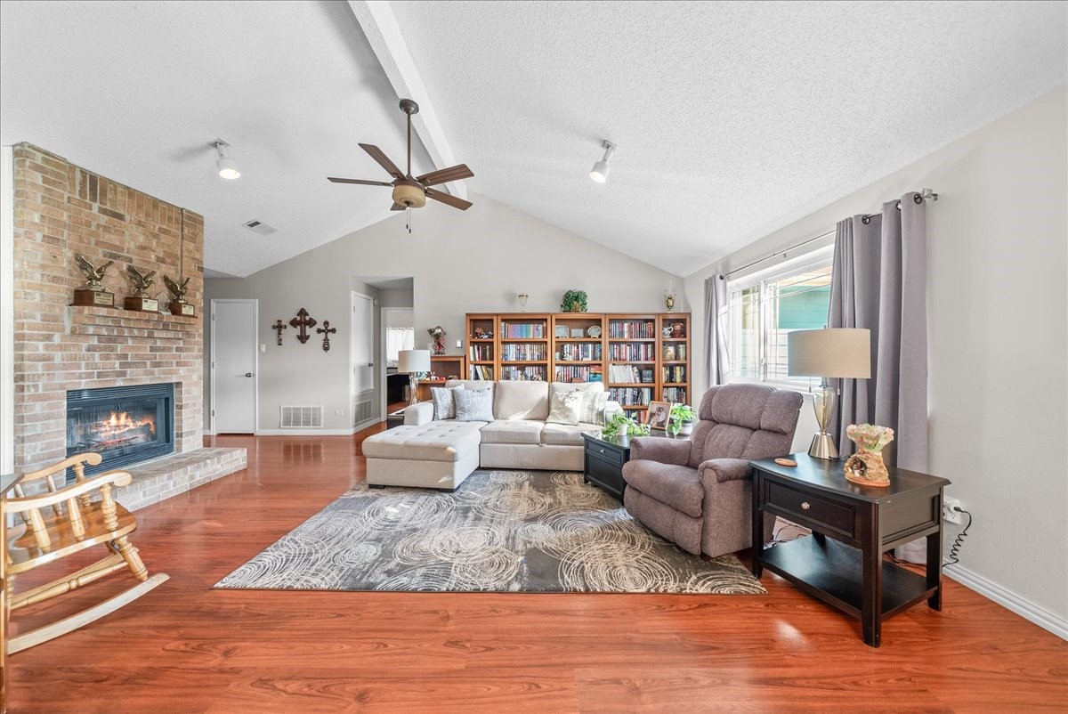 3432 Vine Ridge Bedford TX 76021