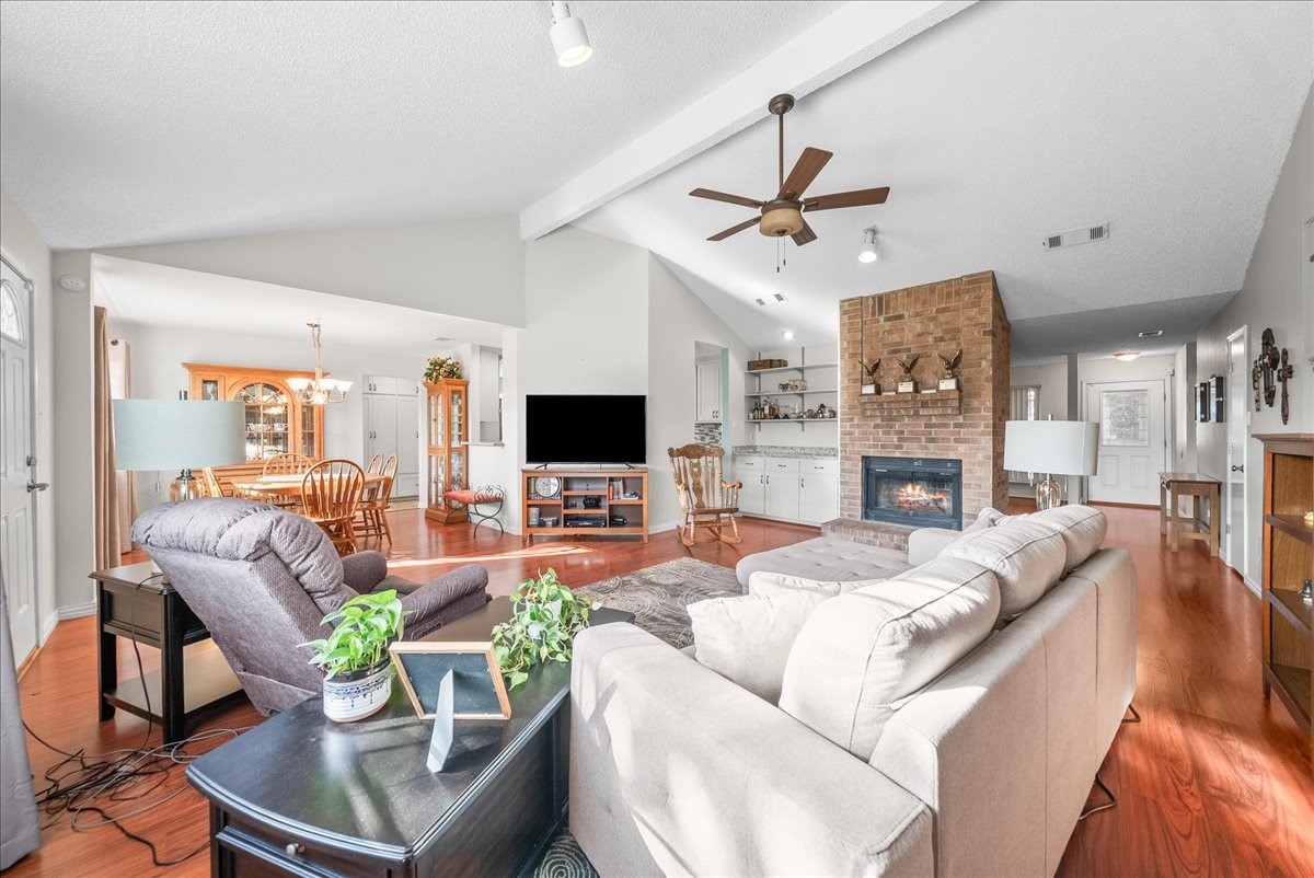 3432 Vine Ridge Bedford TX 76021