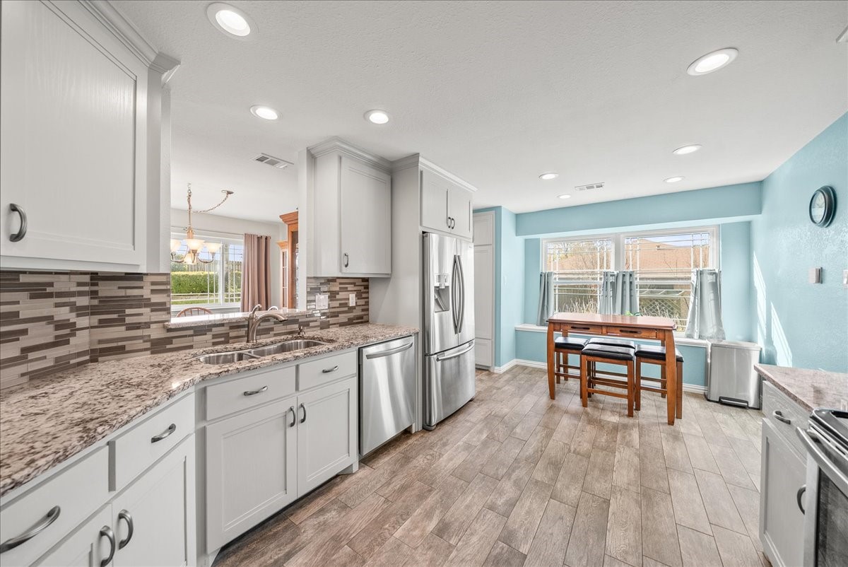 3432 Vine Ridge Bedford TX 76021