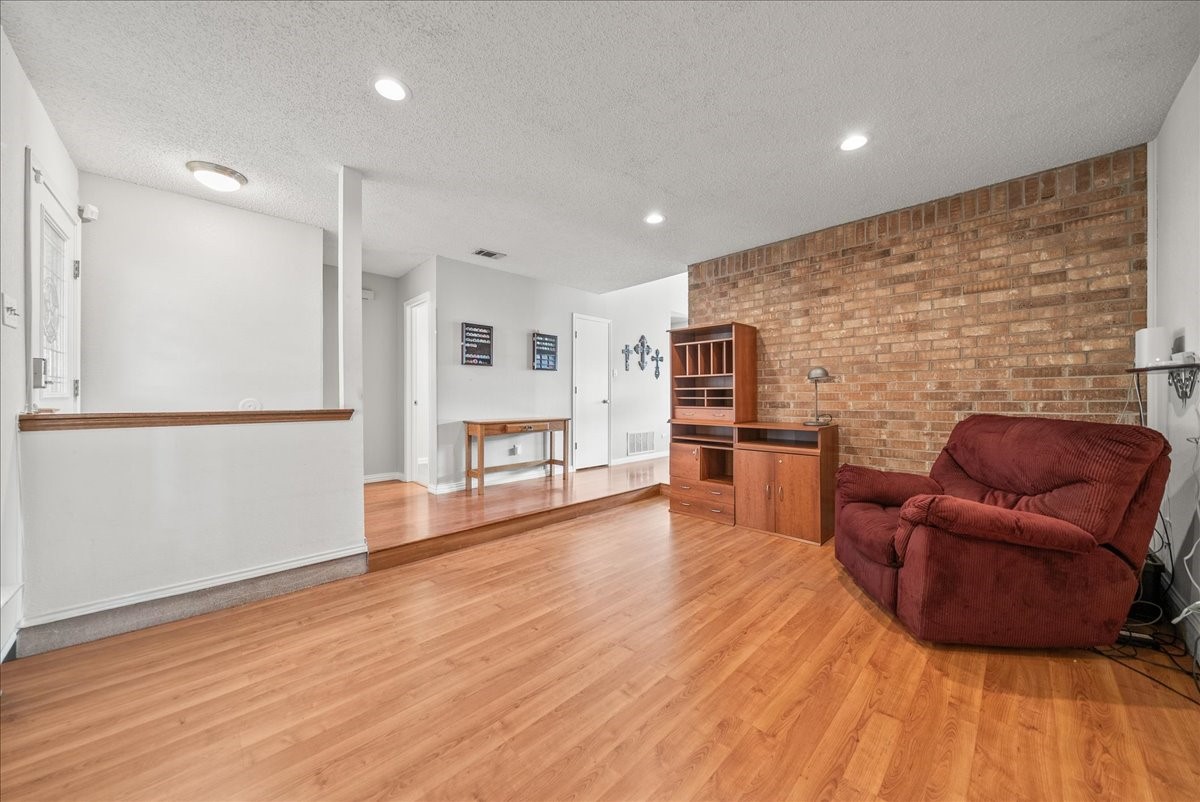 3432 Vine Ridge Bedford TX 76021