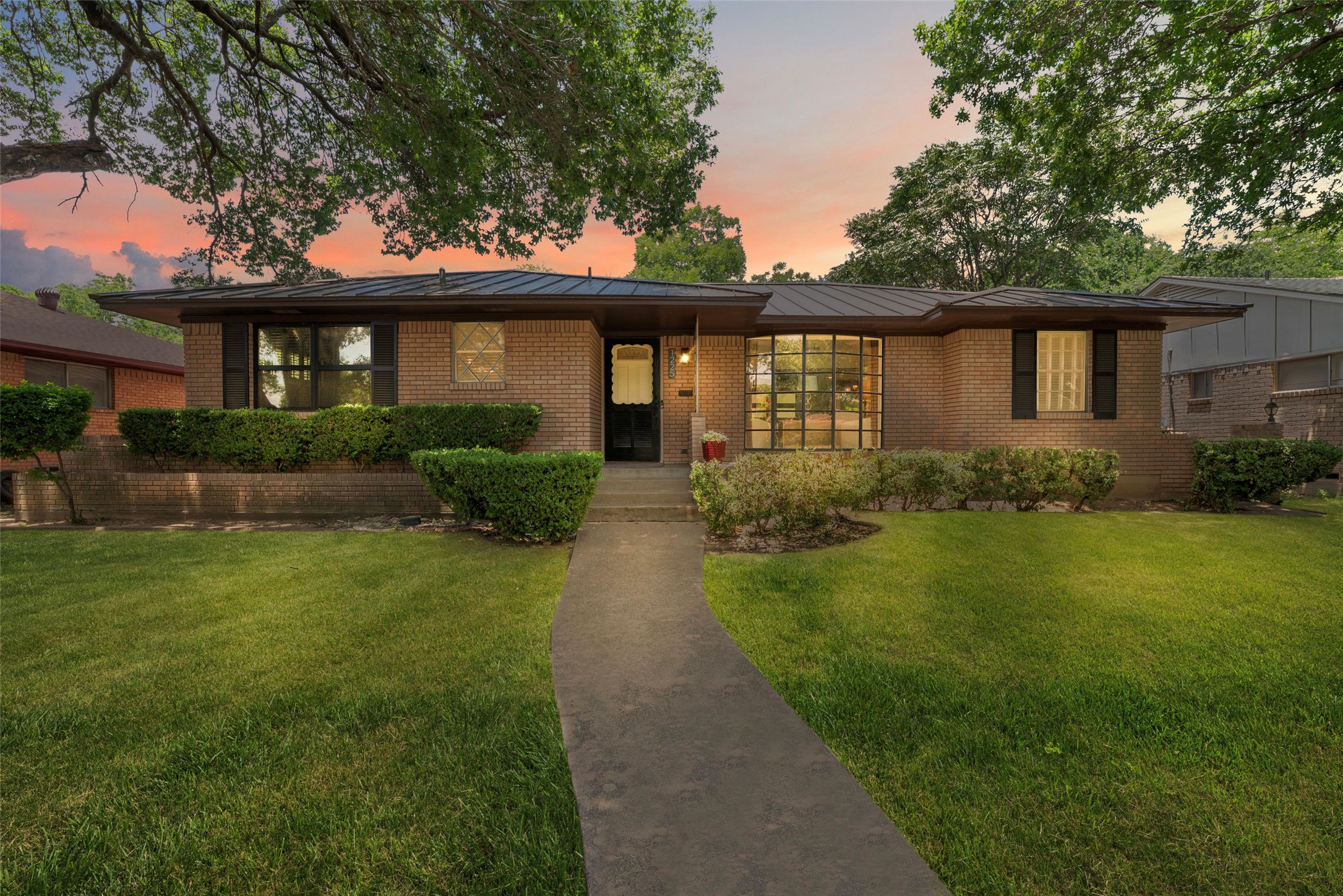 1225 Oak Meadows Drive Dallas TX 75232