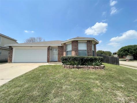 636 Bluejay Drive Saginaw TX 76131