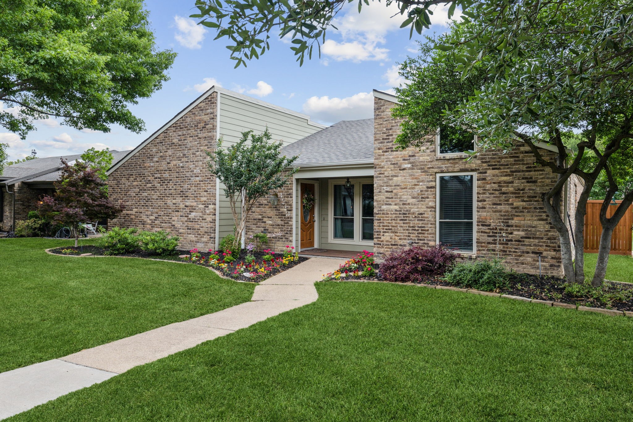 4219 Lawngate Drive Dallas TX 75287