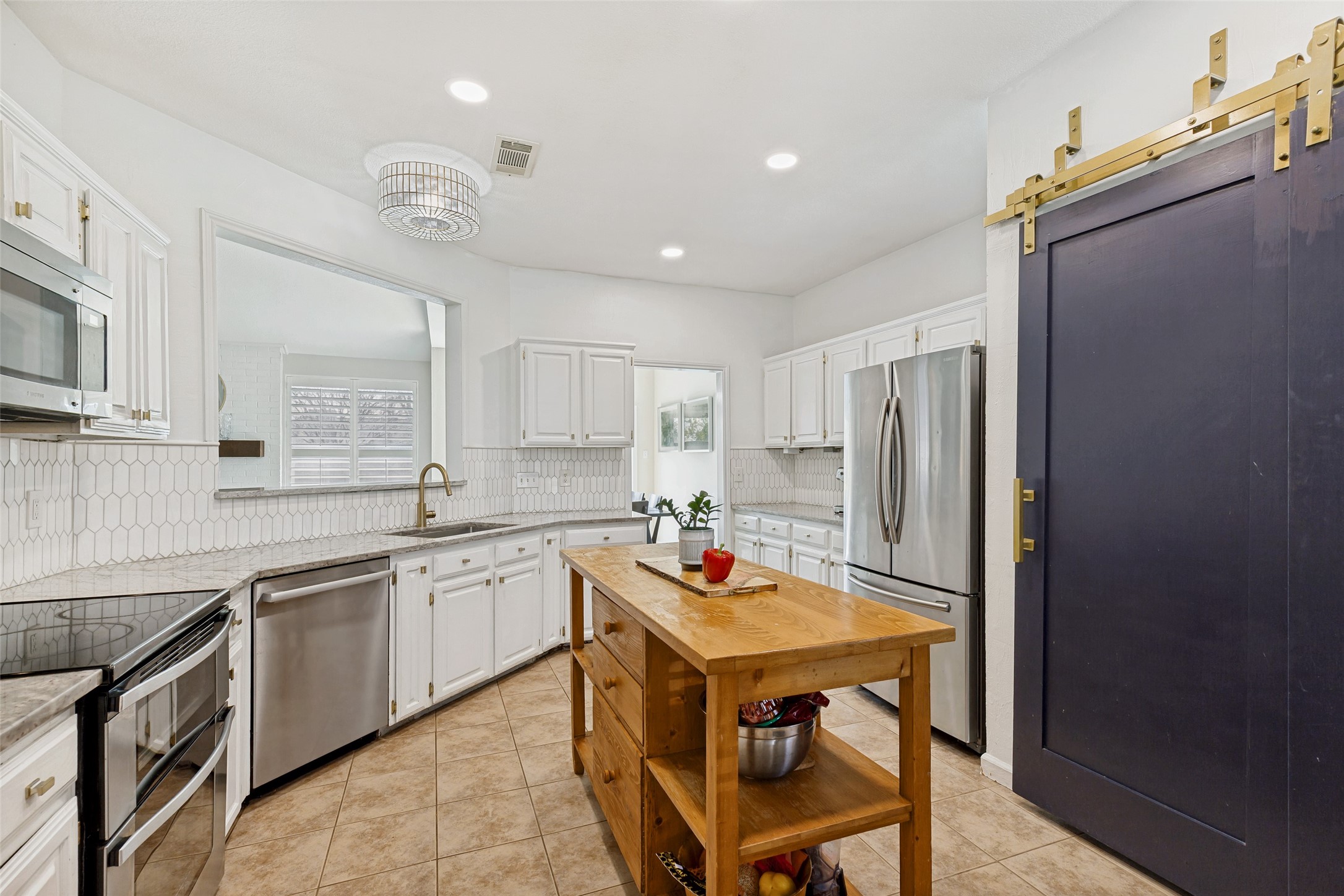2028 Robin Hill Lane Carrollton TX 75007