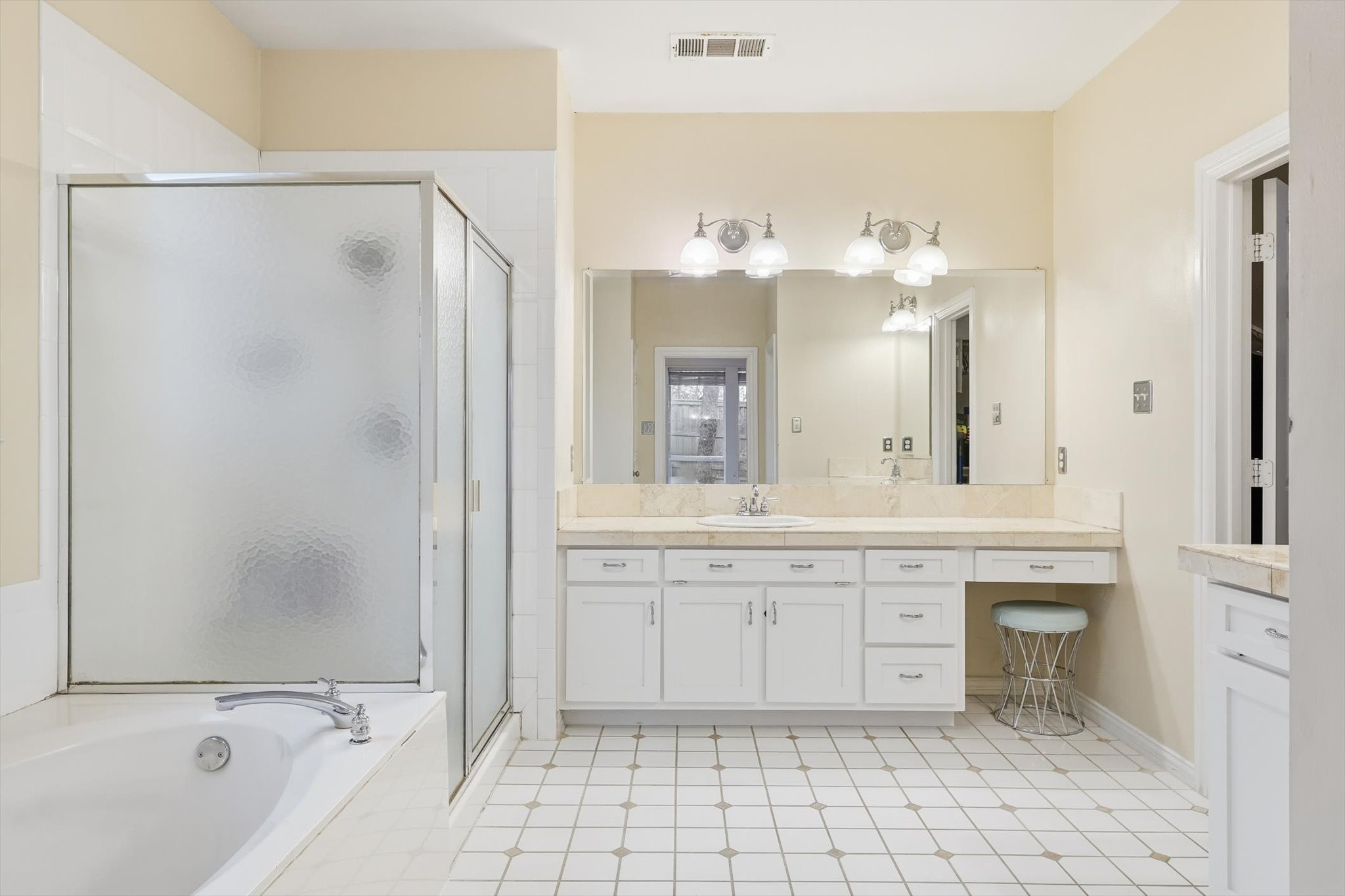 3324 Lexington Avenue Grapevine TX 76051