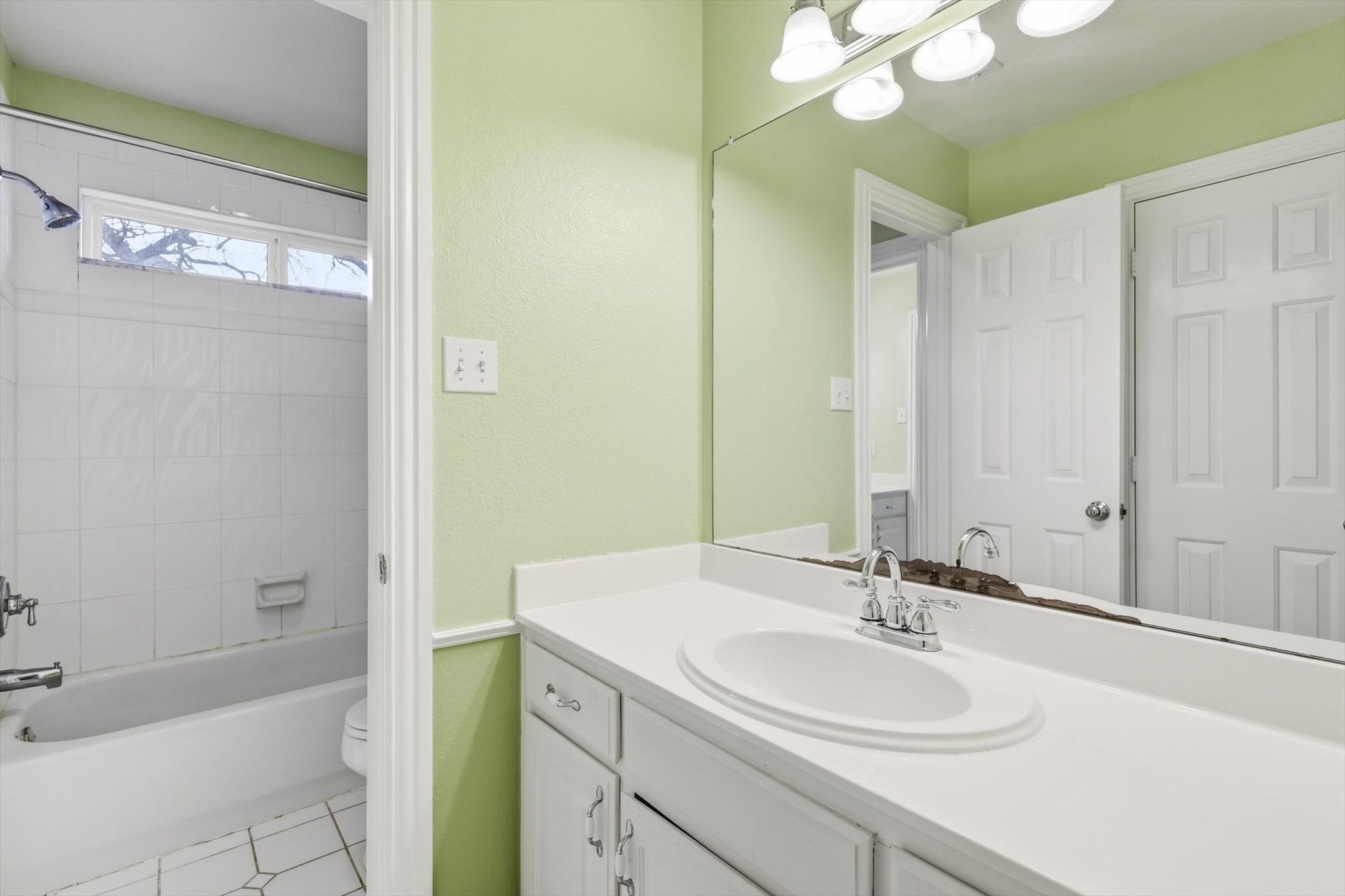 3324 Lexington Avenue Grapevine TX 76051