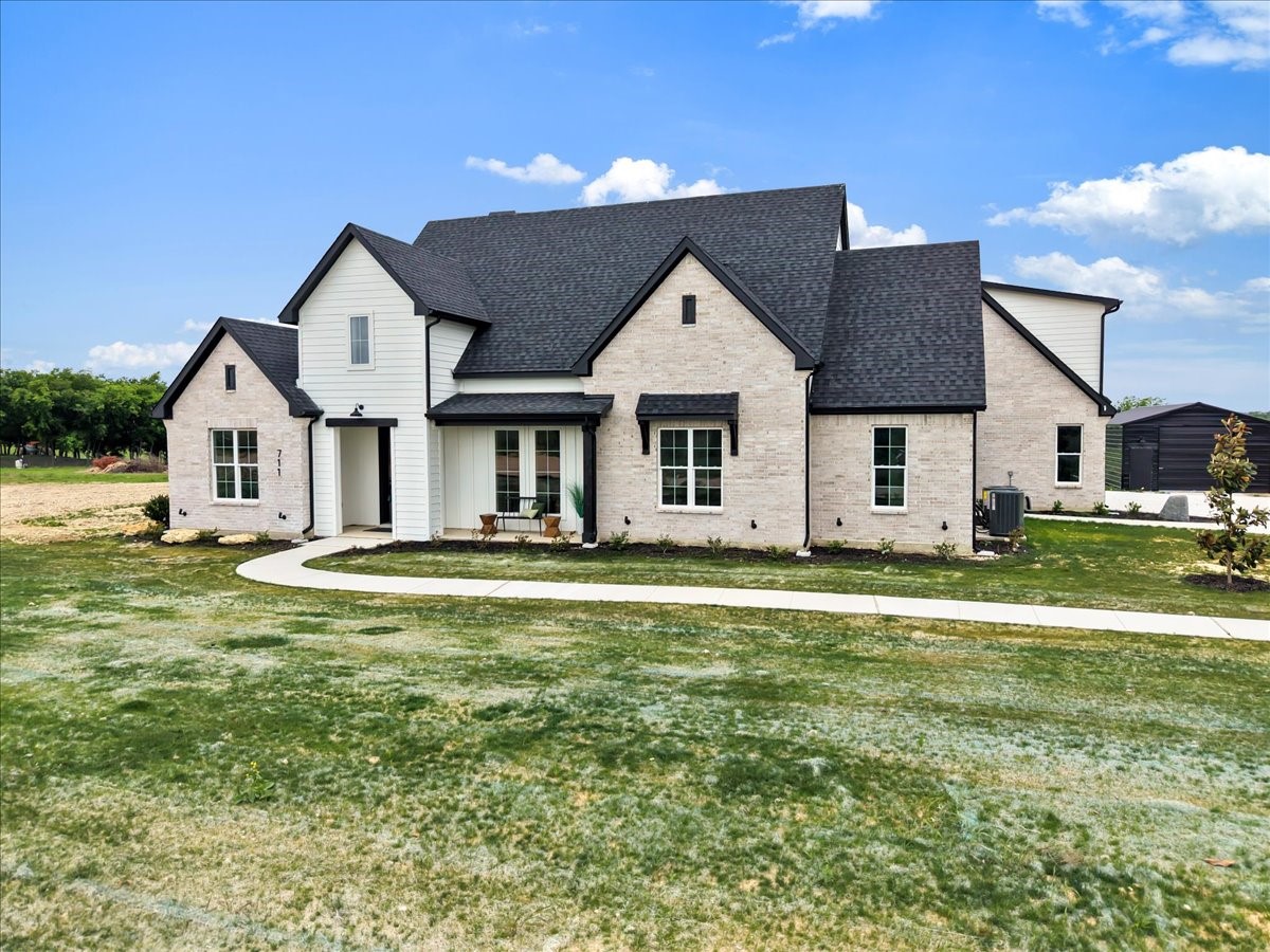 711 Hummingbird Lane Justin TX 76247