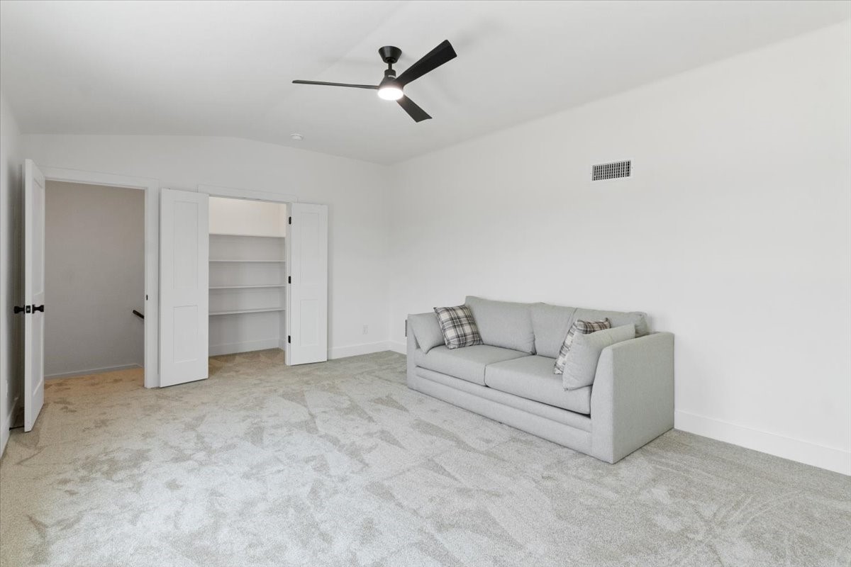 711 Hummingbird Lane Justin TX 76247