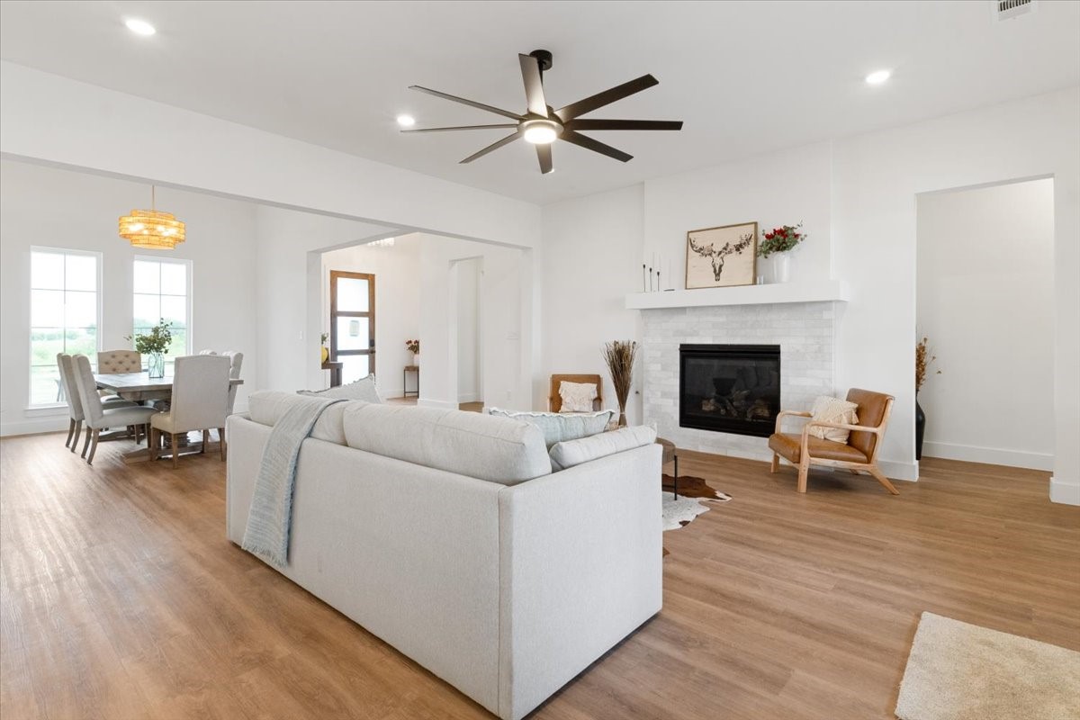 711 Hummingbird Lane Justin TX 76247