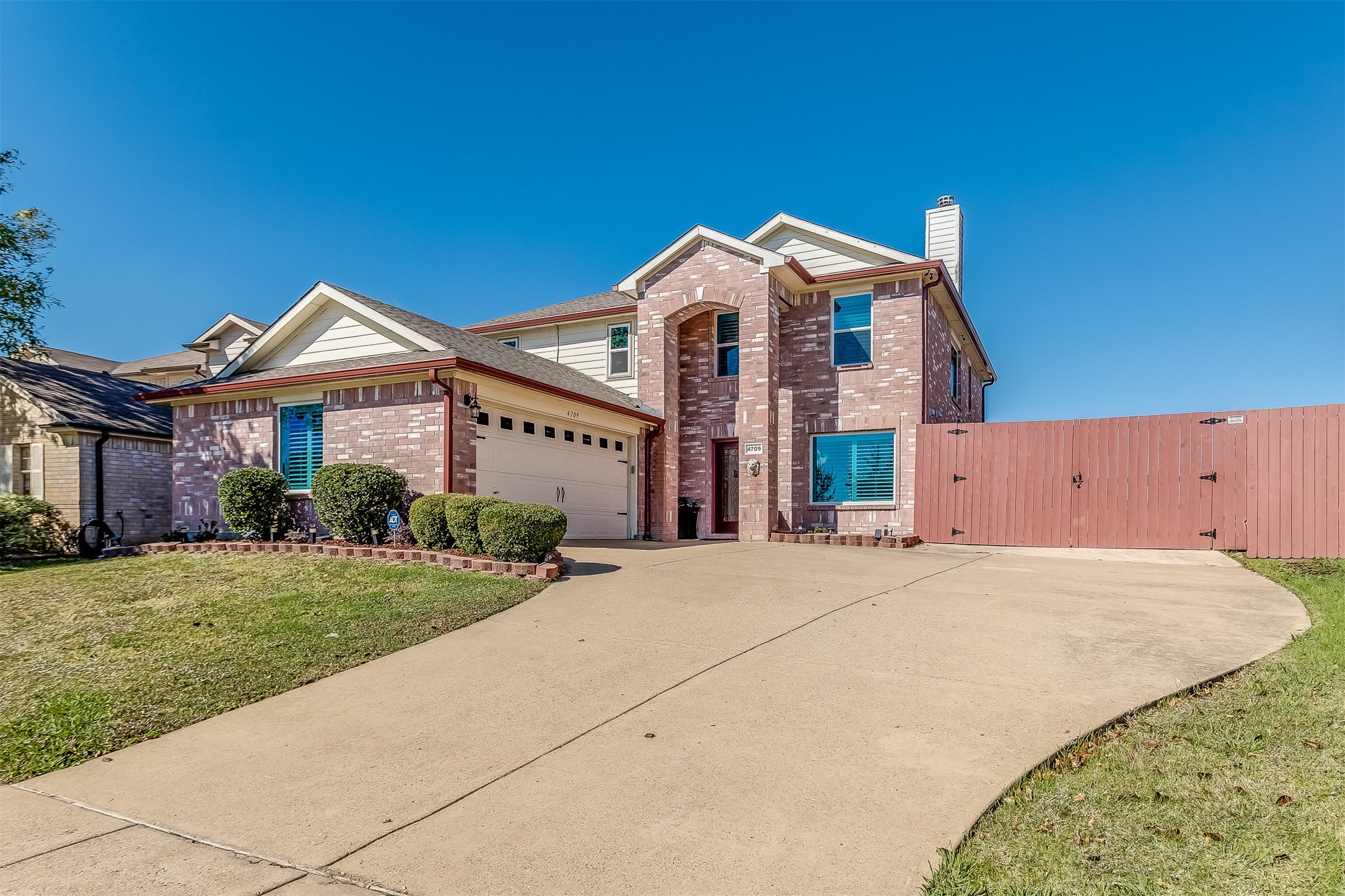 4709 Paradise Cove Garland TX 75043