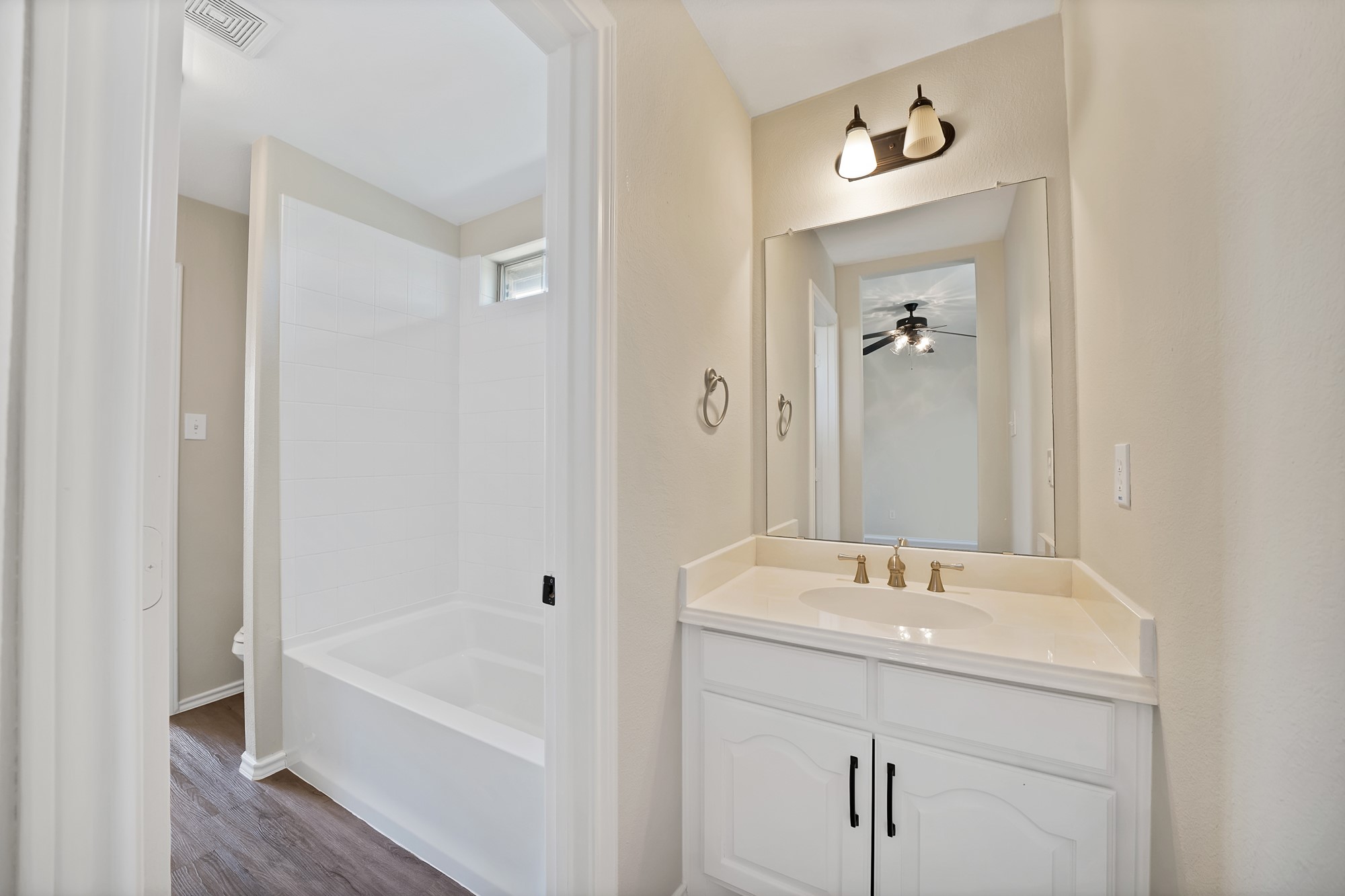 2770 S Lakeview Drive Cedar Hill TX 75104