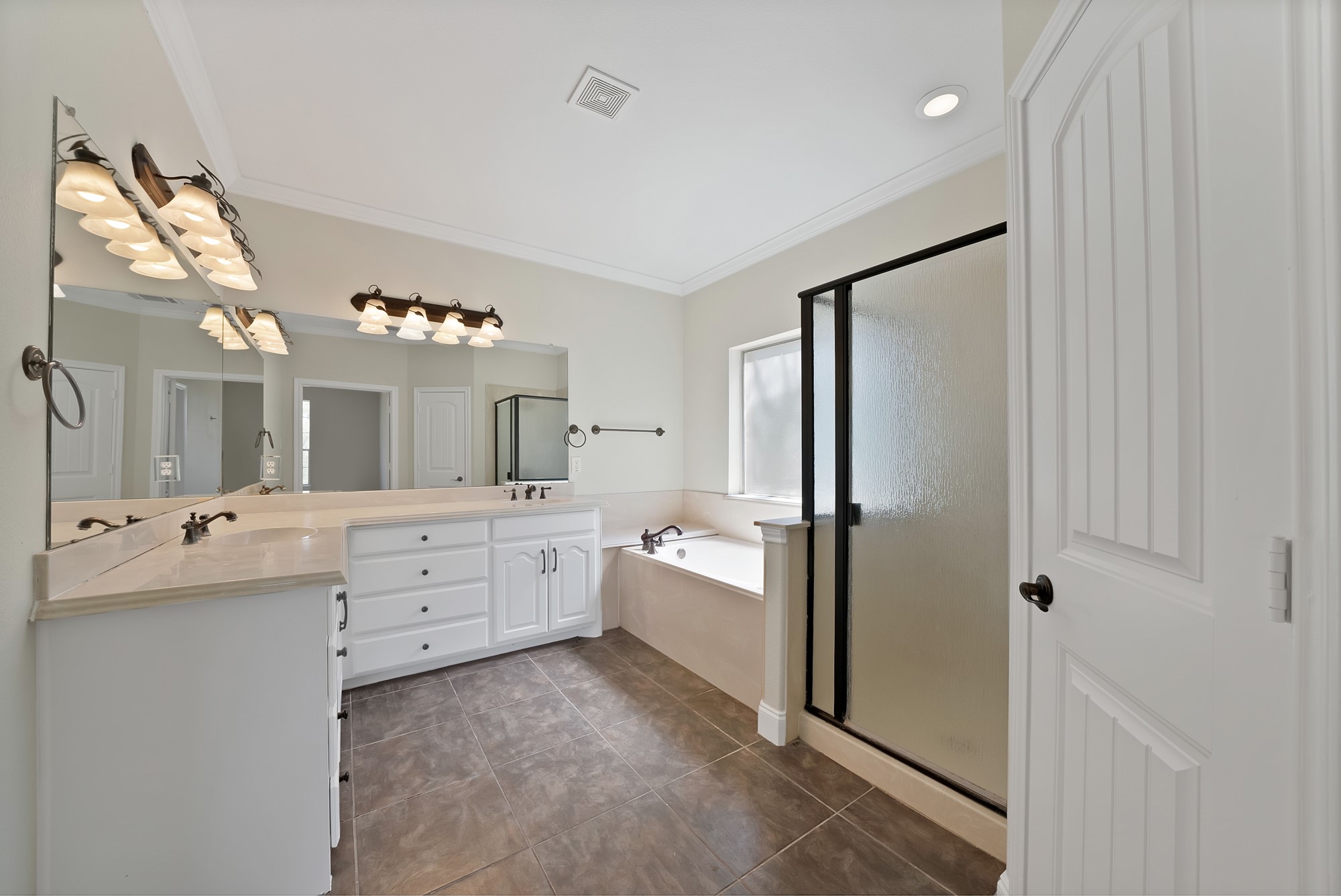 2770 S Lakeview Drive Cedar Hill TX 75104
