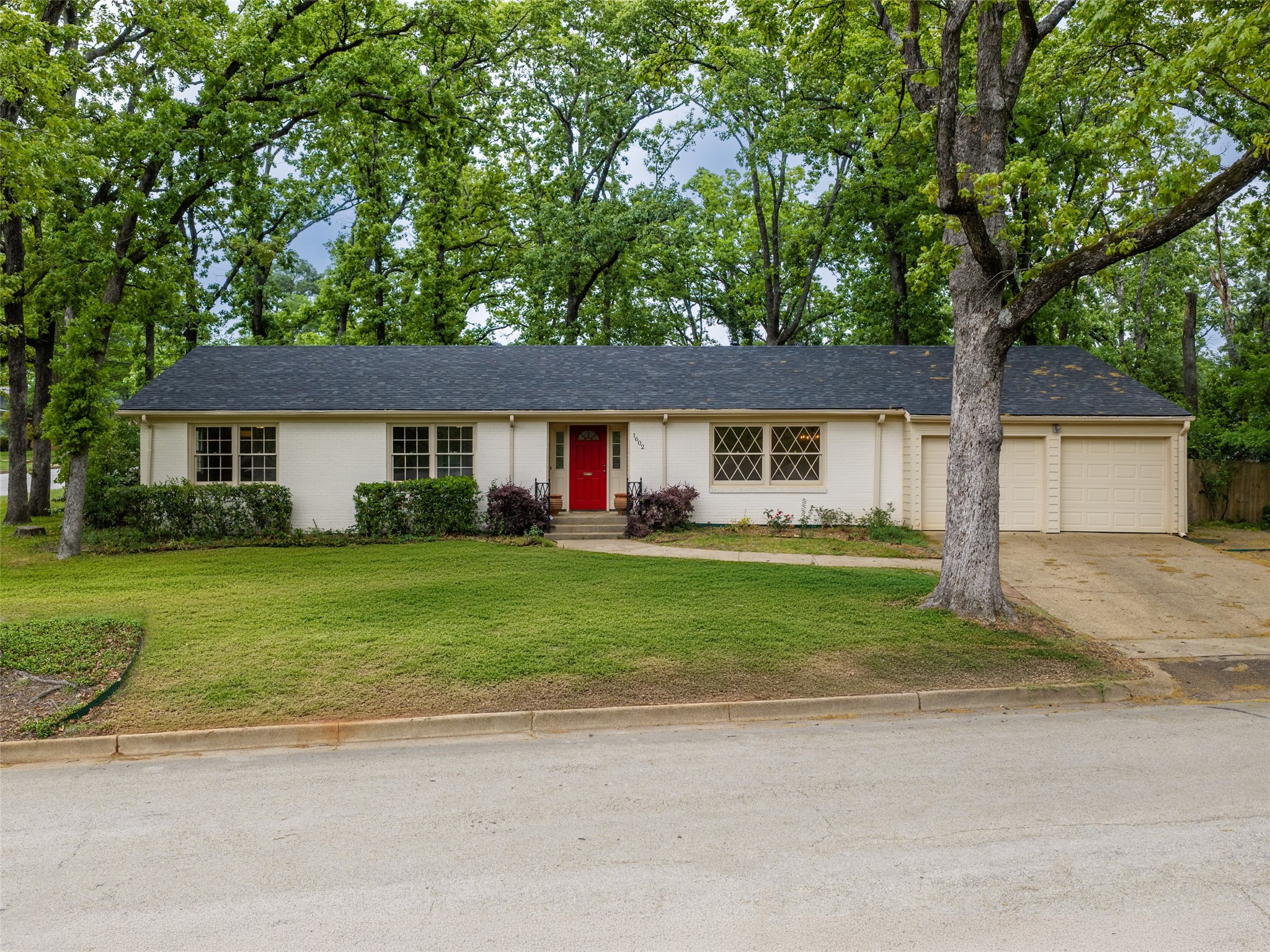 1602 Dennis Drive Tyler TX 75701