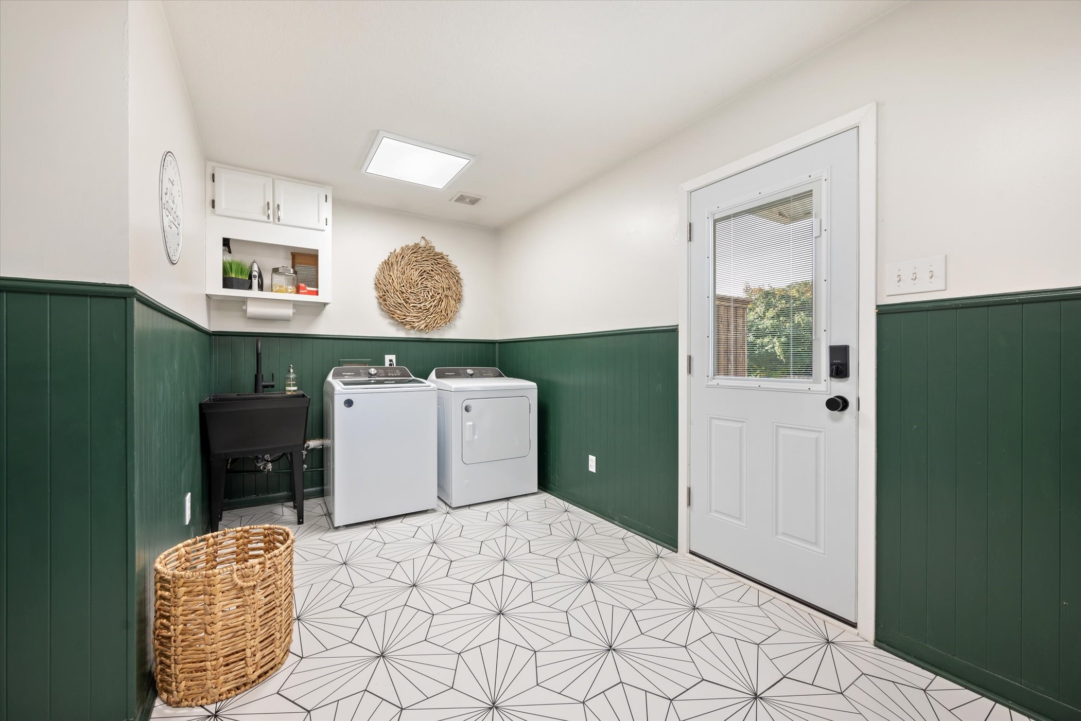 1706 Dunn Street Grapevine TX 76051