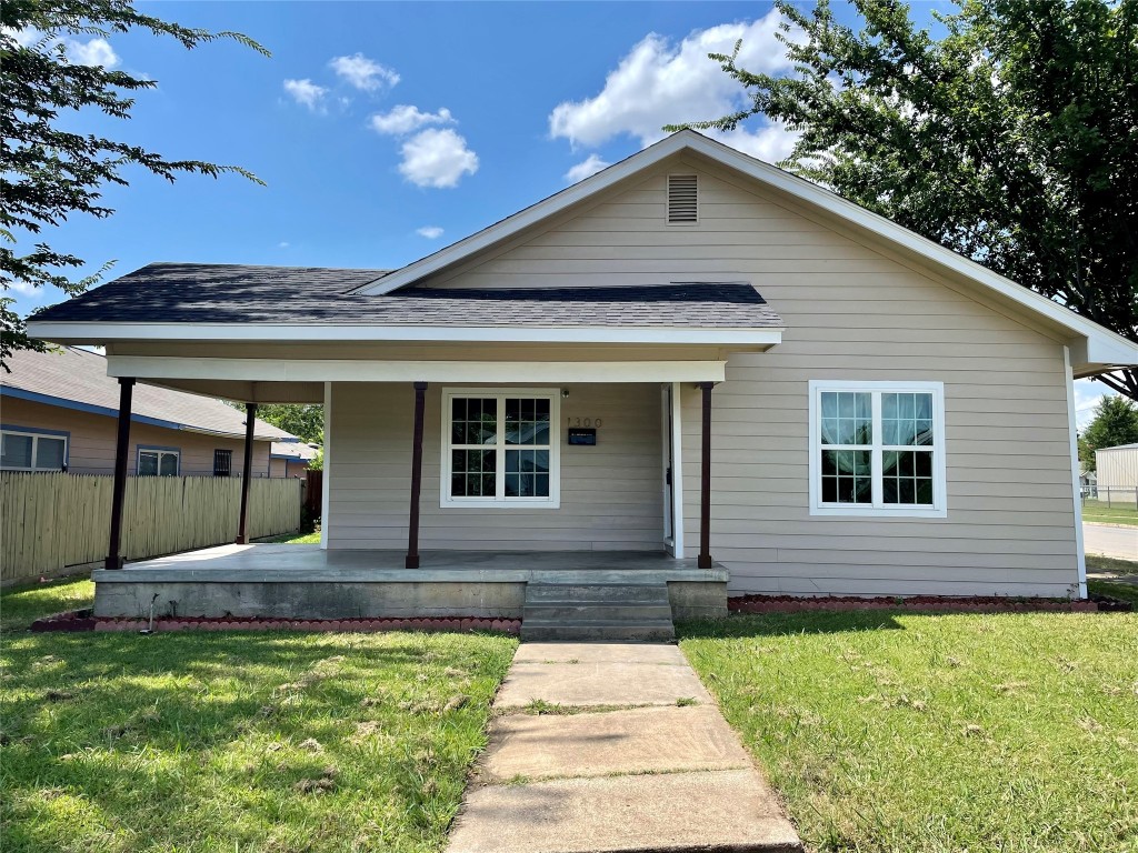 1300 Elmwood Avenue Fort Worth TX 76104