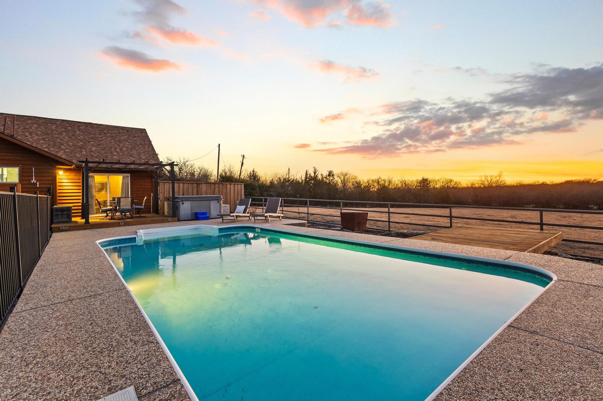 3954 County Road 1141 Leonard TX 75452