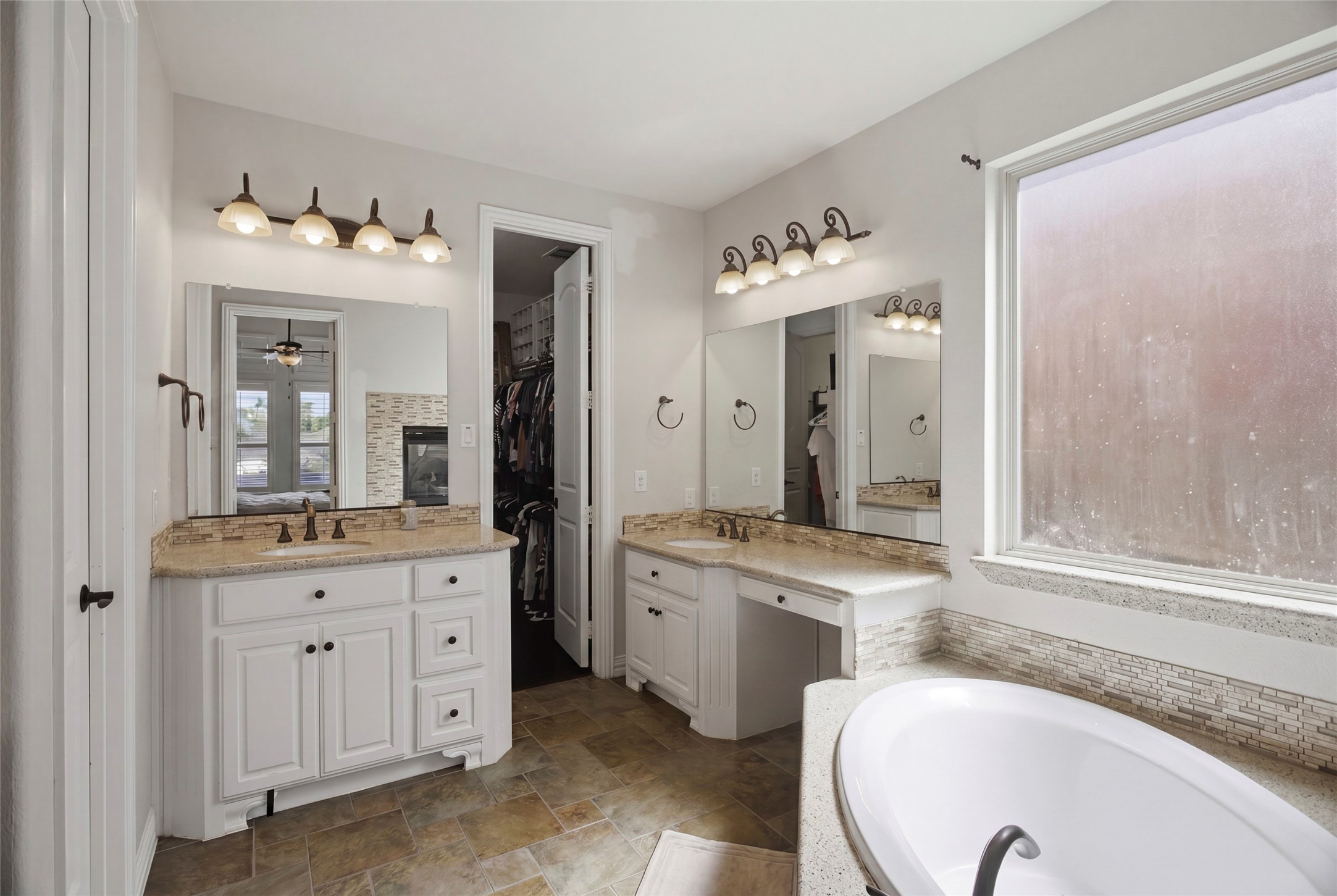 6517 Valencia Grove Pass Fort Worth TX 76132