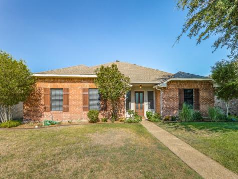 4506 Lakeway Drive Garland TX 75043