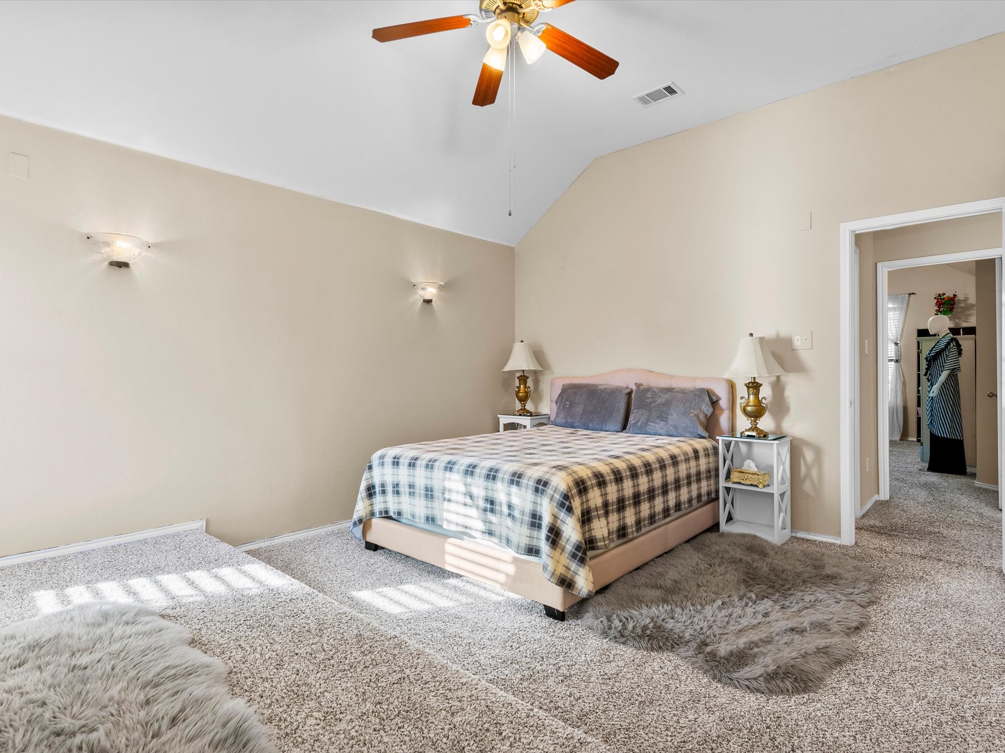 5556 Nacogdoches Trail Grand Prairie TX 75052