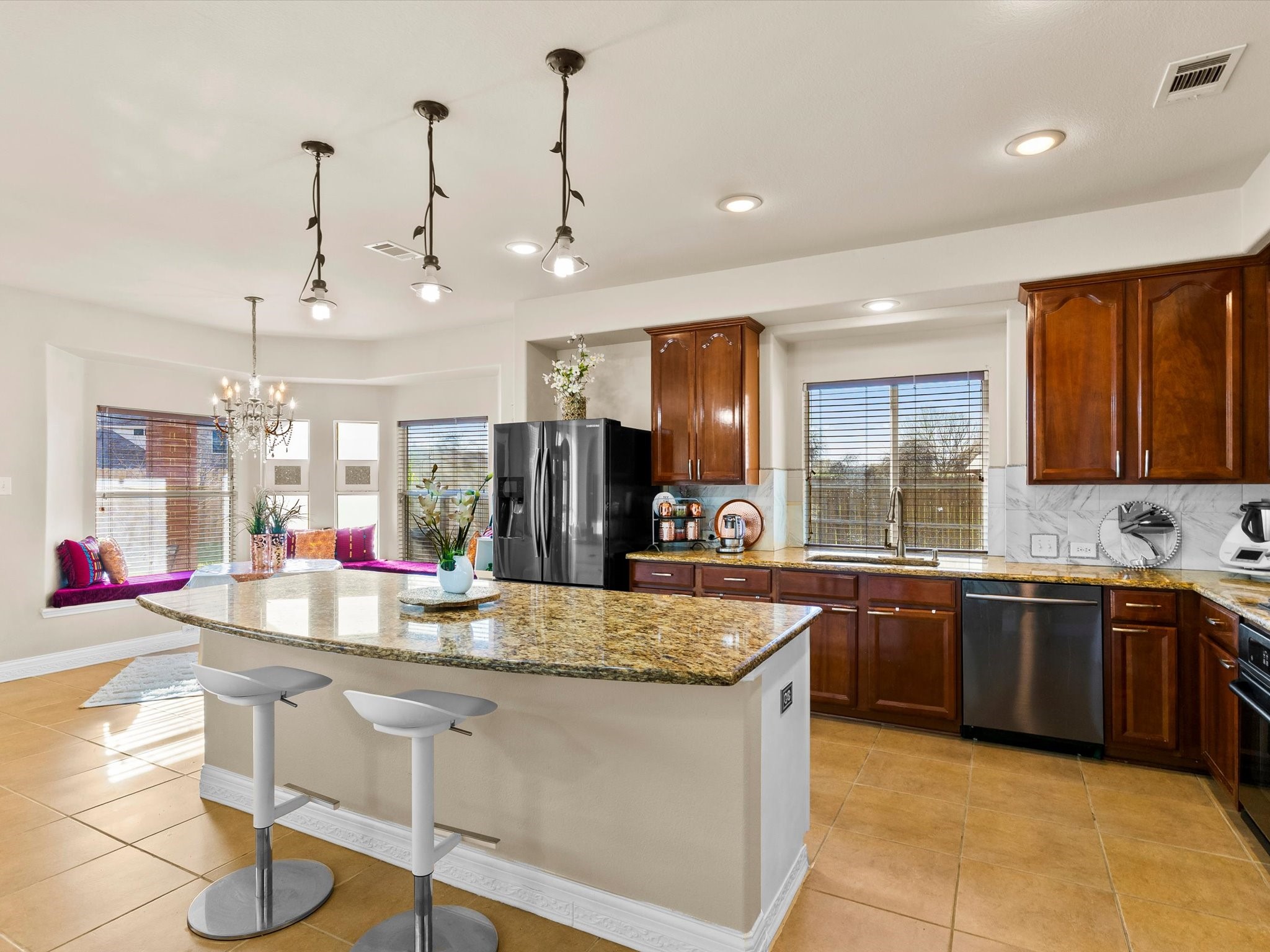 5556 Nacogdoches Trail Grand Prairie TX 75052
