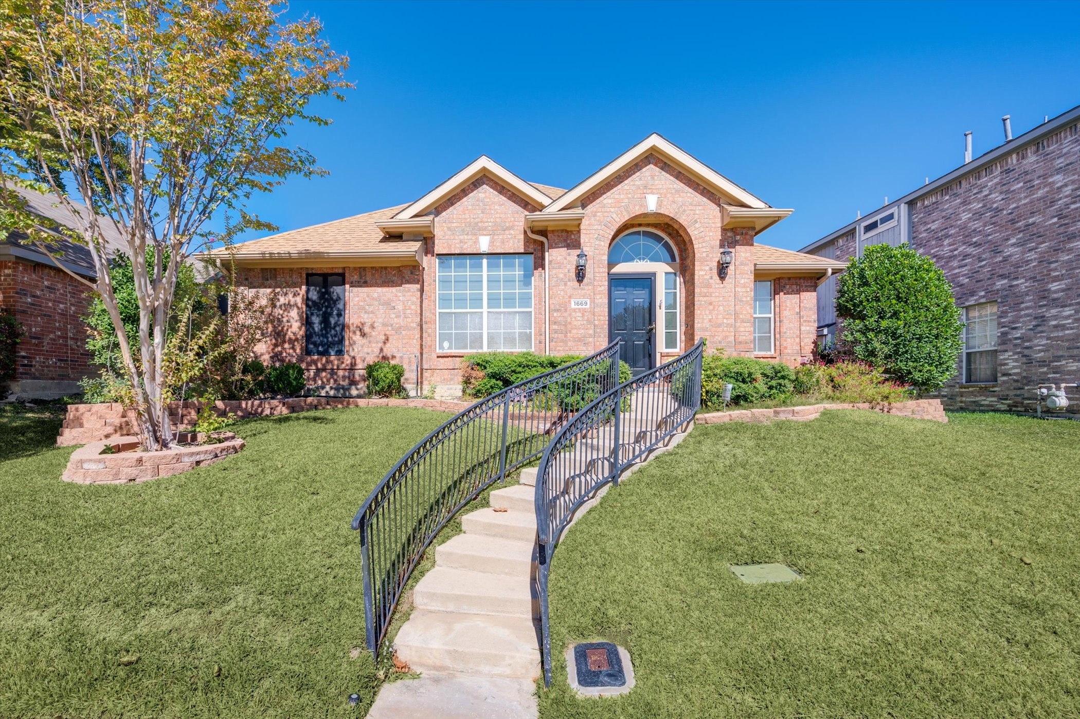 1669 Yellowstone Avenue Lewisville TX 75077