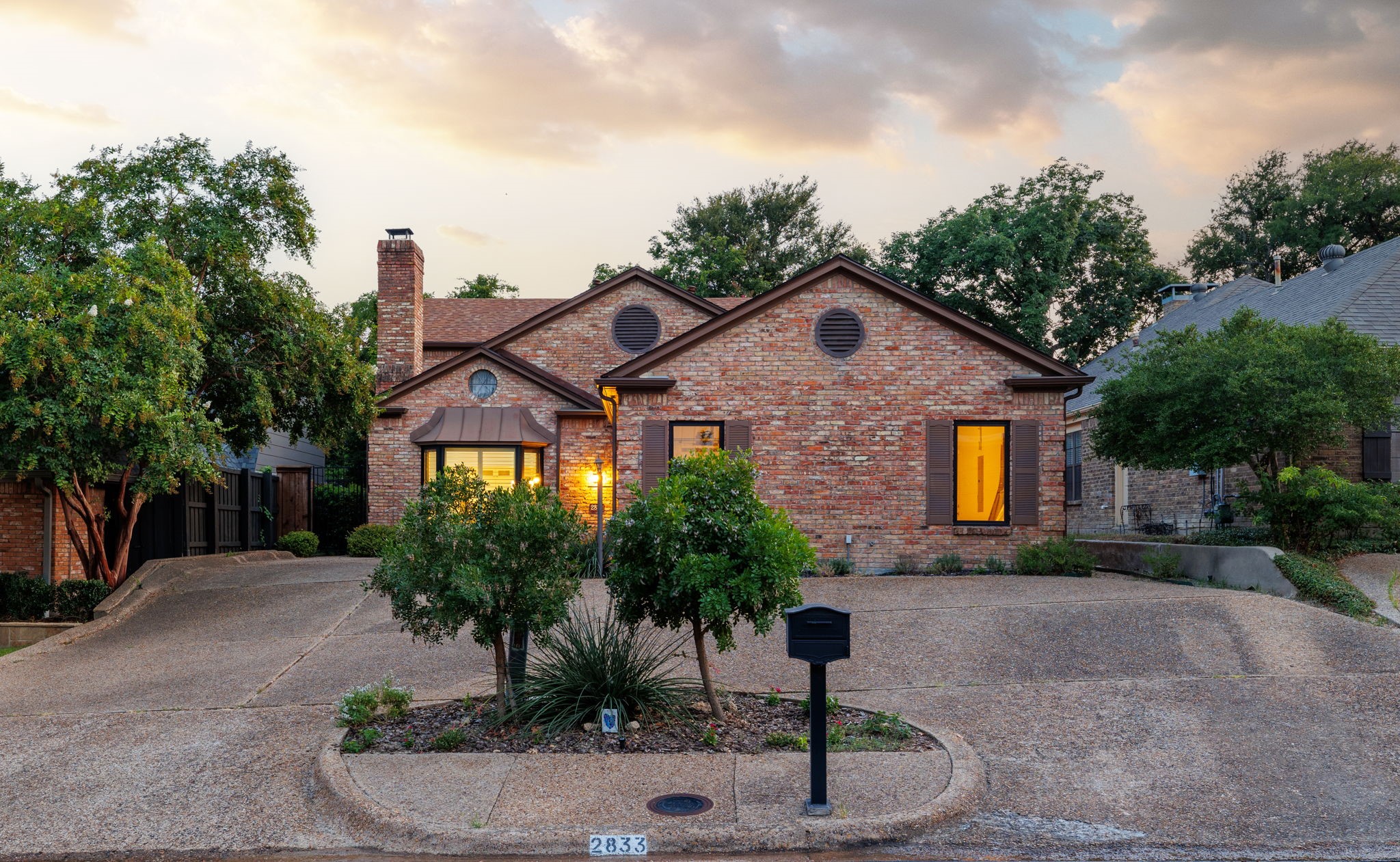 2833 Lawtherwood Place Dallas TX 75214