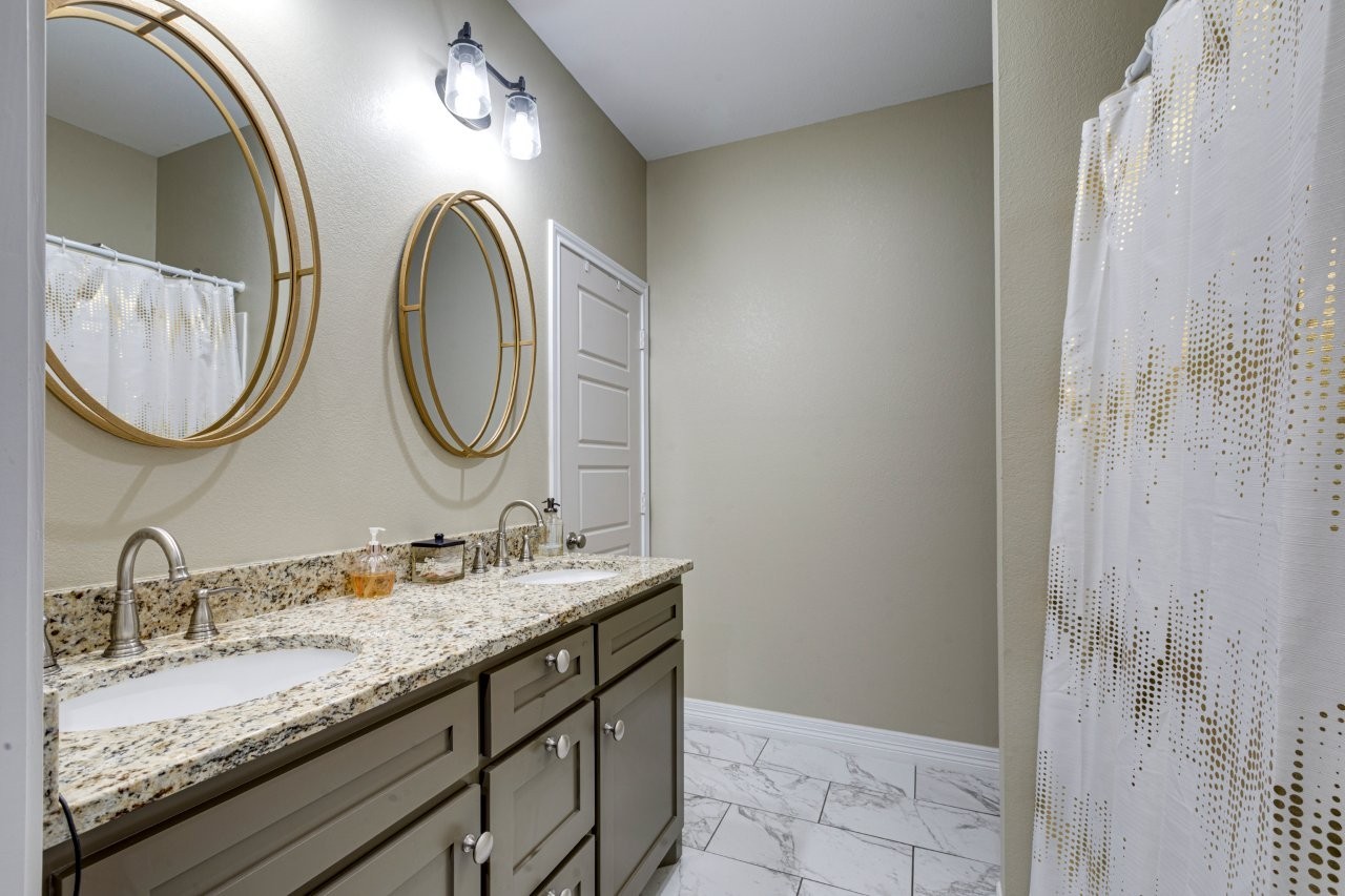 206 Willowbrook Avenue Tyler TX 75702