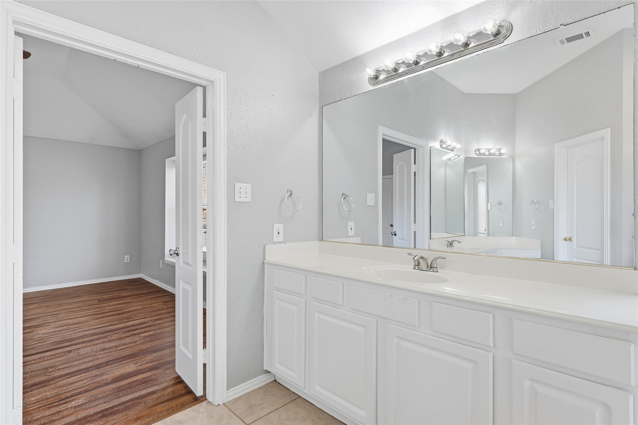 2211 Knob Hill Drive Corinth TX 76210