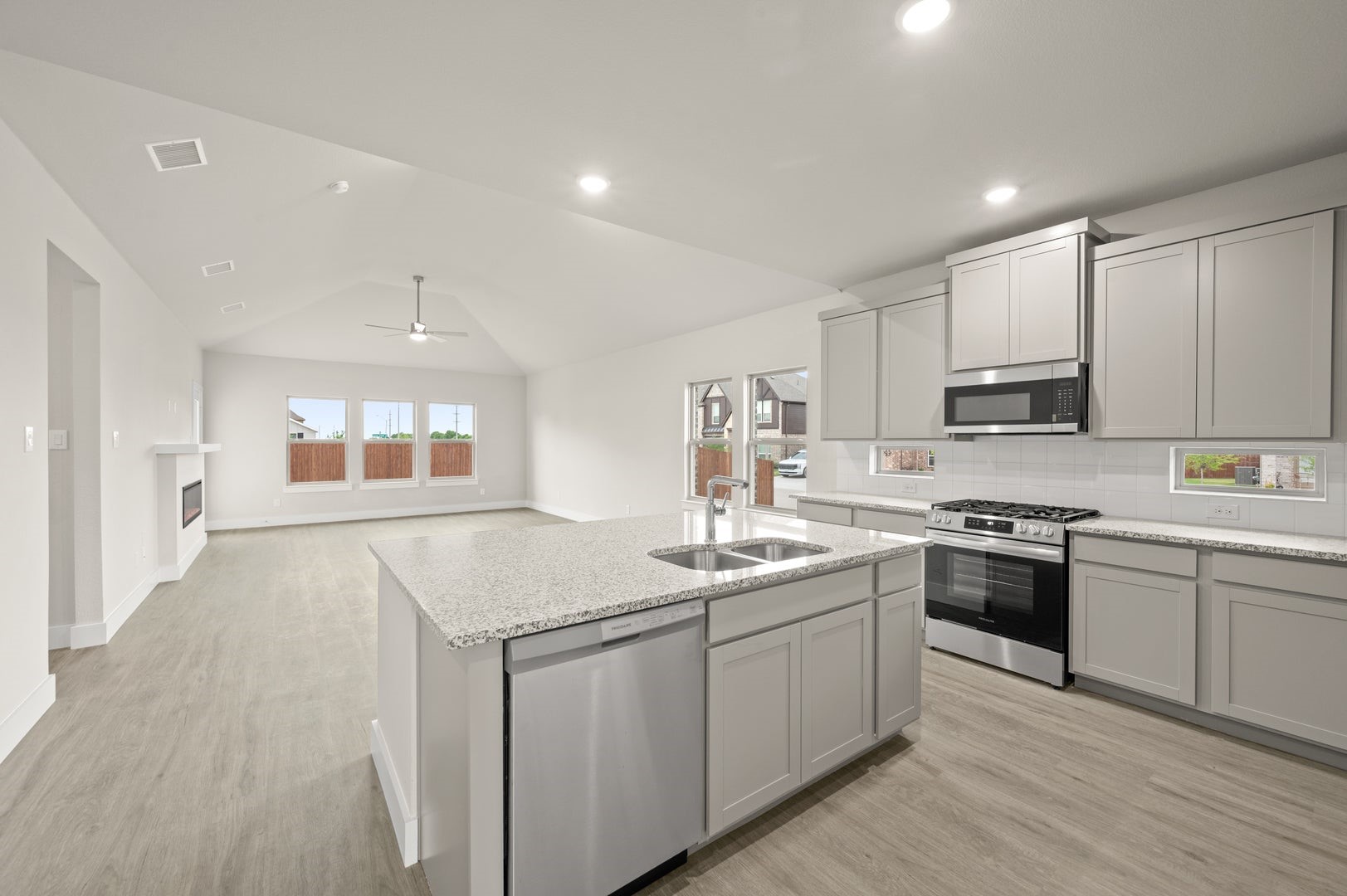 6737 Rosby Avenue Fort Worth TX 76123