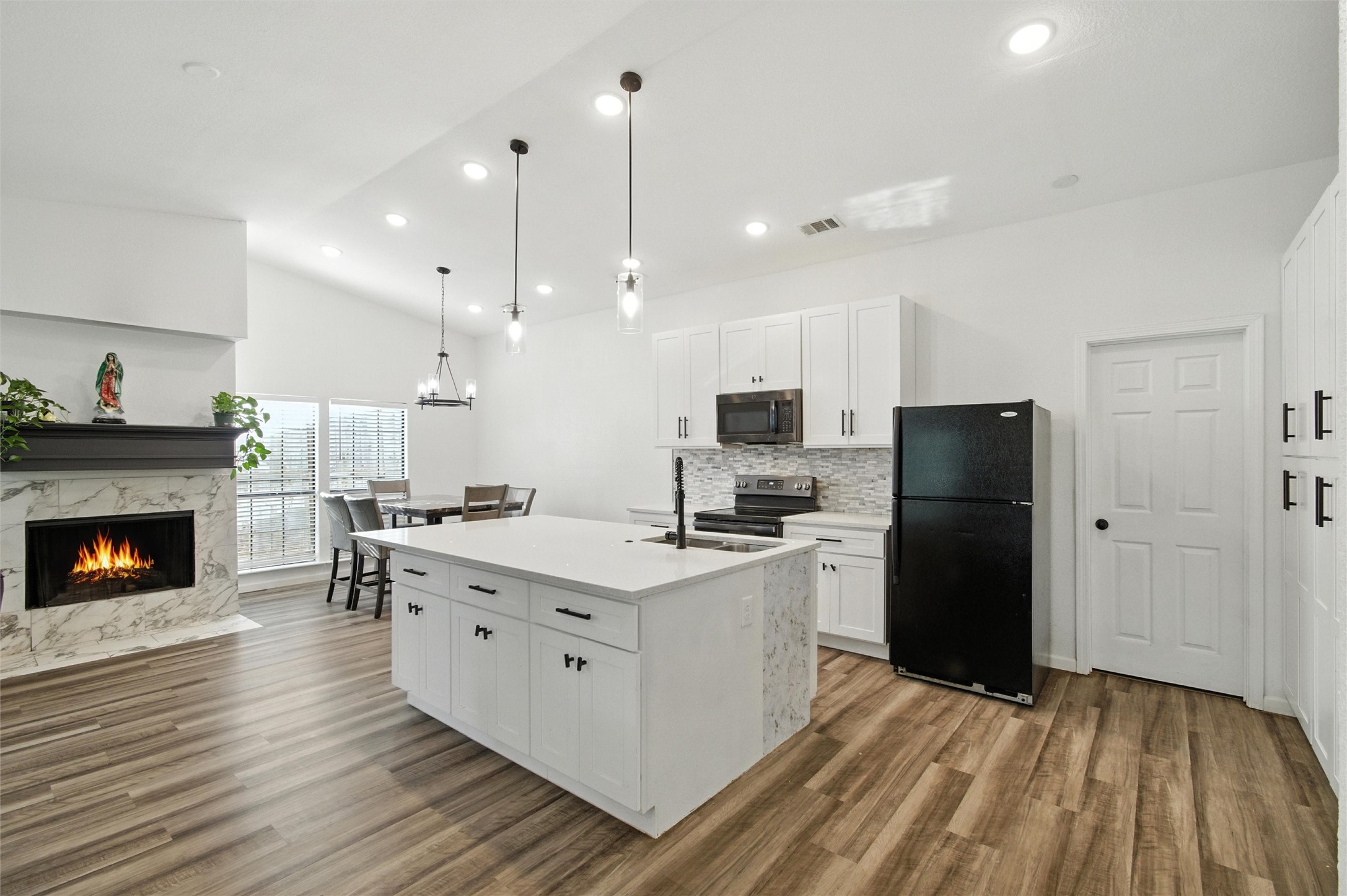 9853 Sophora Circle Dallas TX 75249