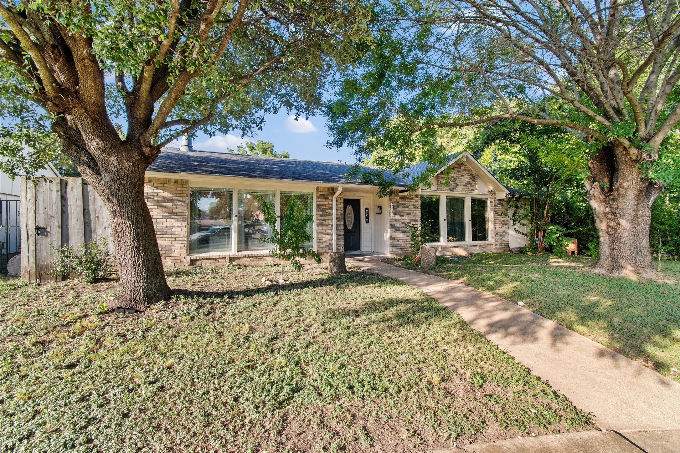 9853 Sophora Circle Dallas TX 75249