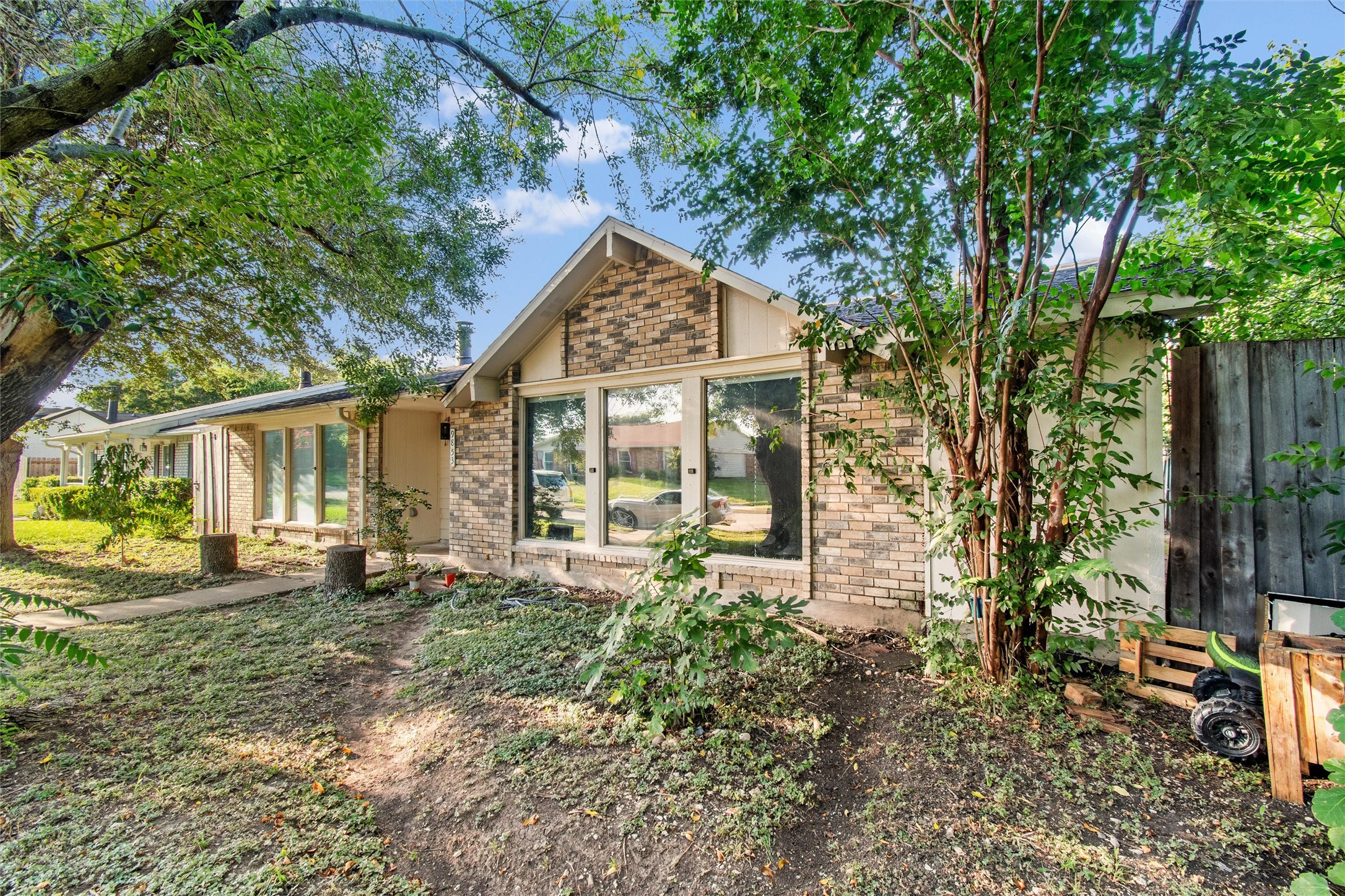 9853 Sophora Circle Dallas TX 75249