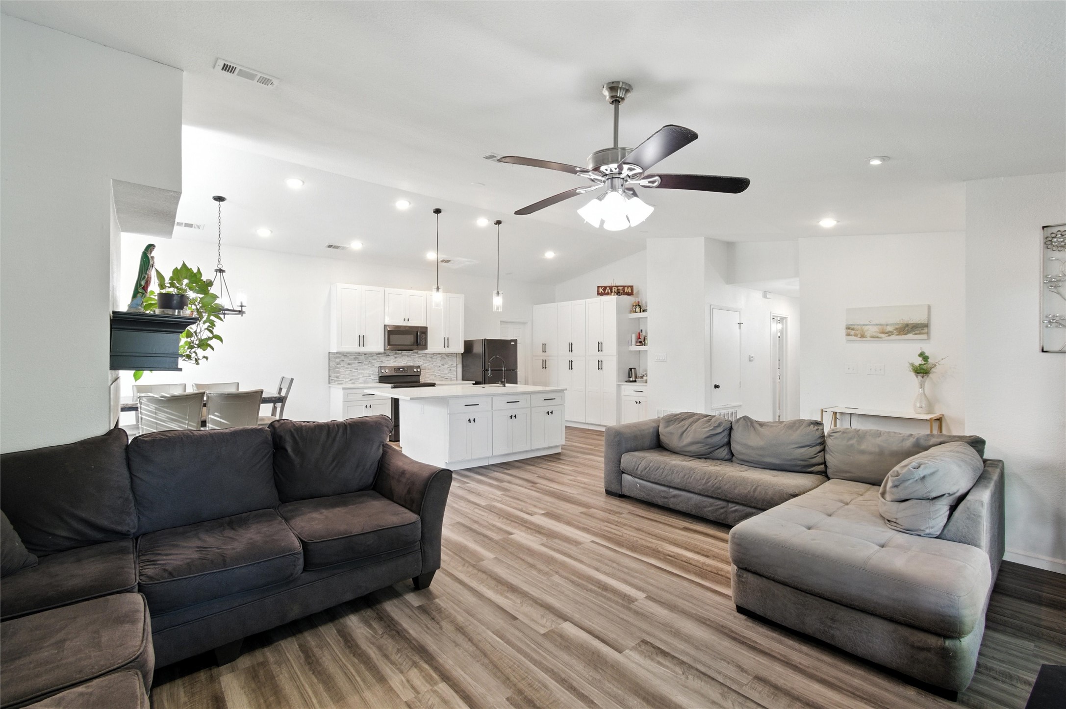 9853 Sophora Circle Dallas TX 75249
