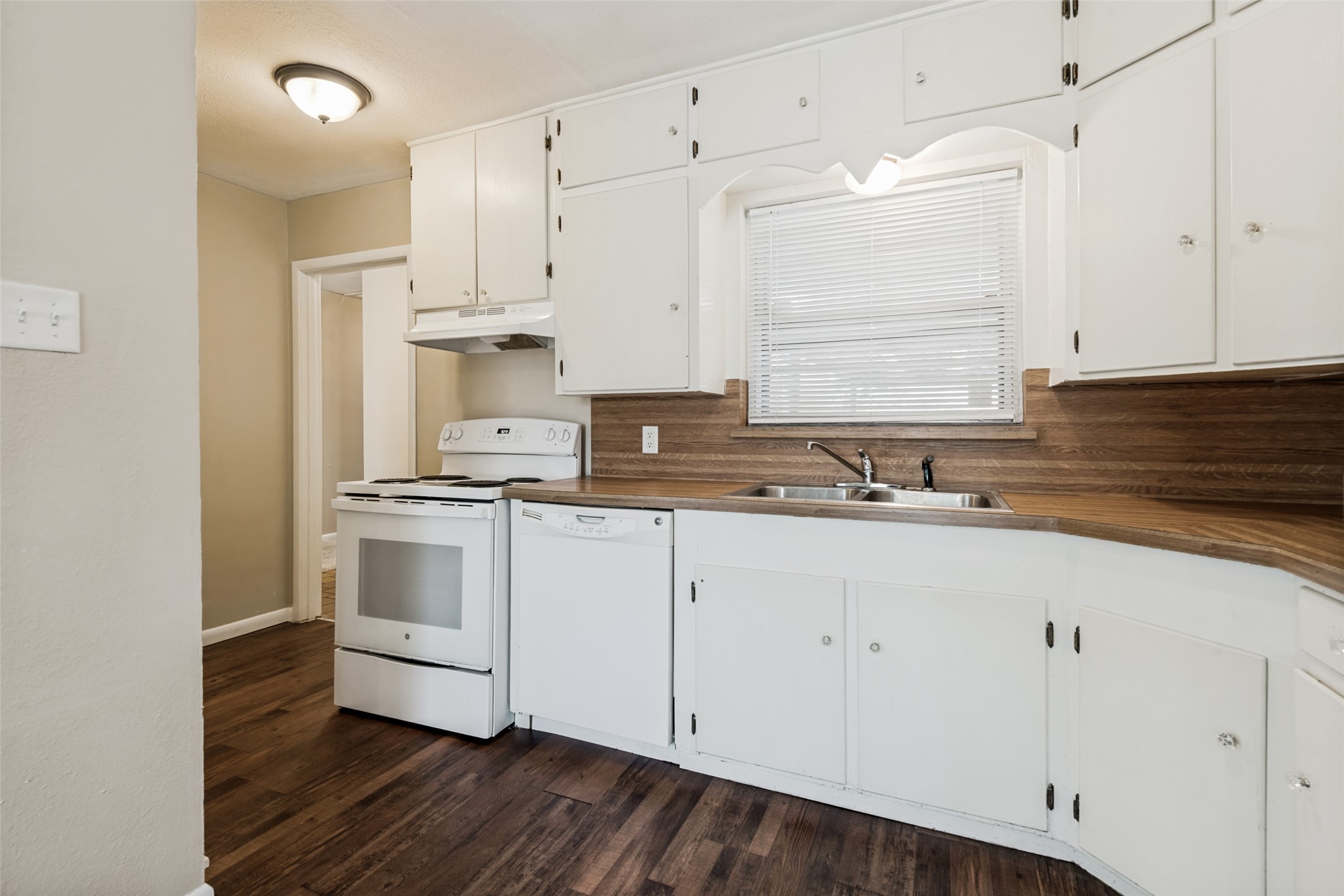 221 Leighton Drive Terrell TX 75160