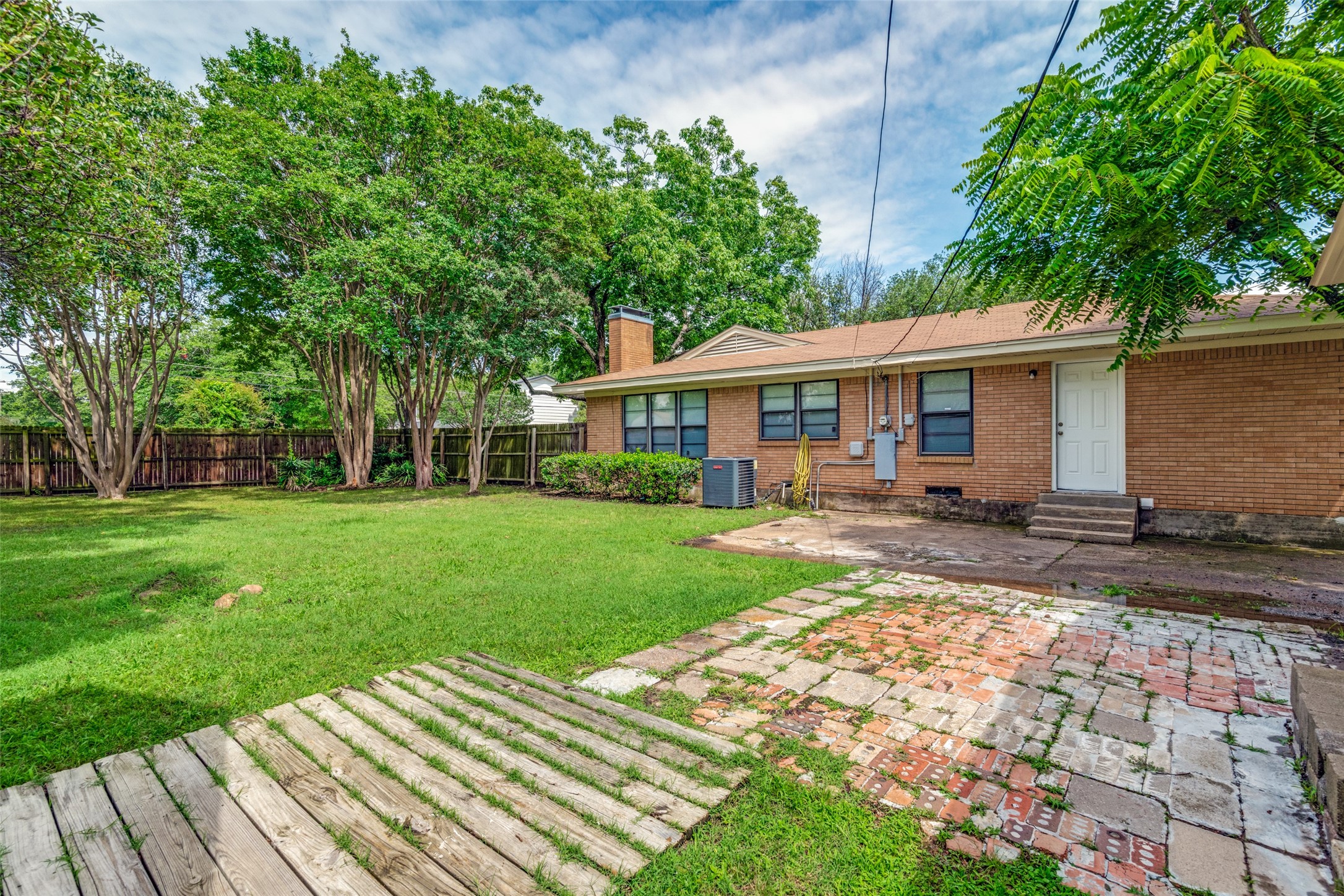 221 Leighton Drive Terrell TX 75160