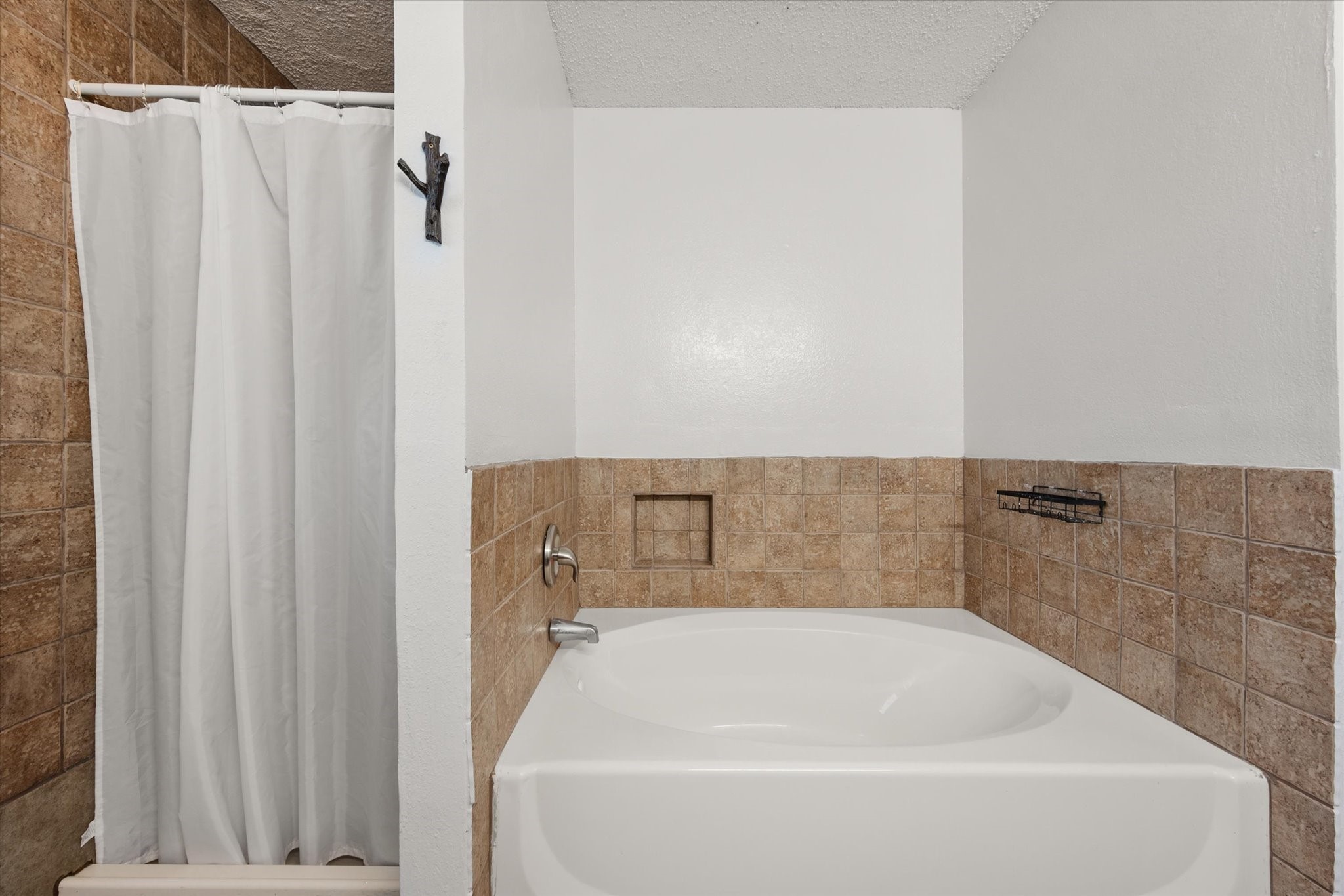 4111 Highgrove Drive Arlington TX 76001