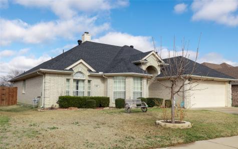 203 Settlers Glen Trail Arlington TX 76002