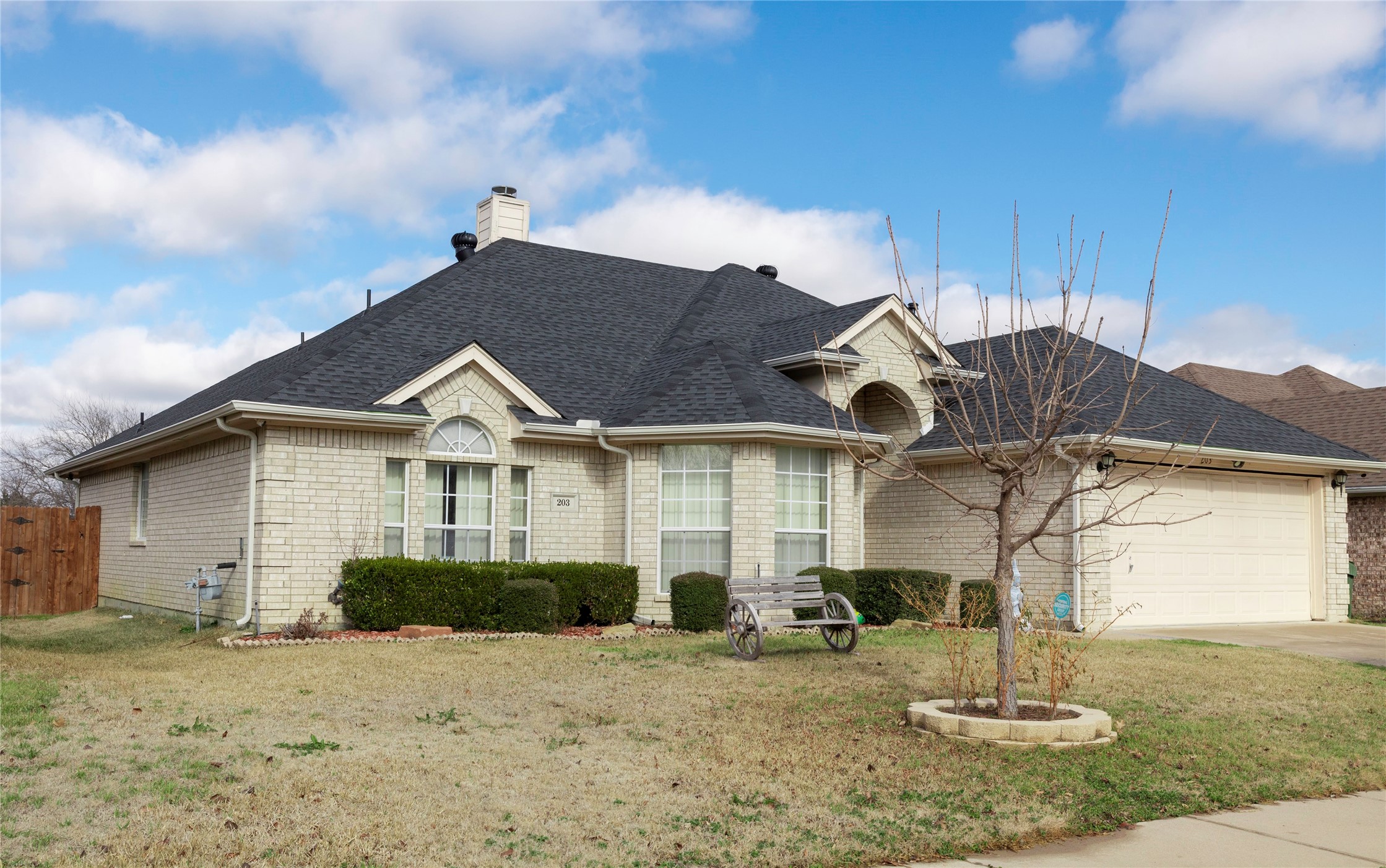 203 Settlers Glen Trail Arlington TX 76002