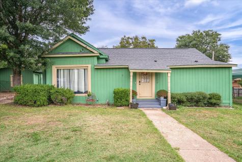 1006 W Wolfe Street Grand Saline TX 75140
